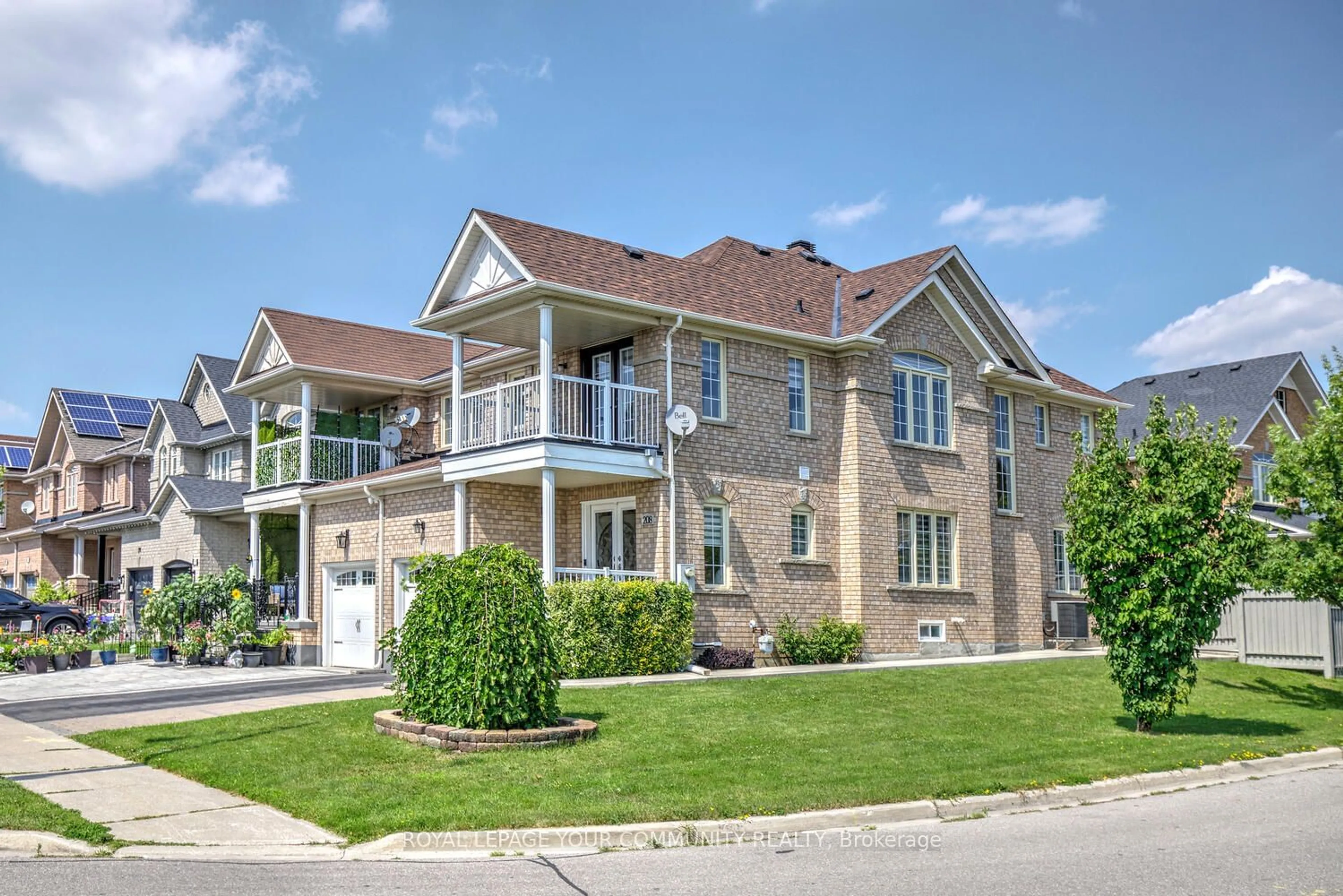 A pic from exterior of the house or condo for 208 Petticoat Rd, Vaughan Ontario L6A 0M1