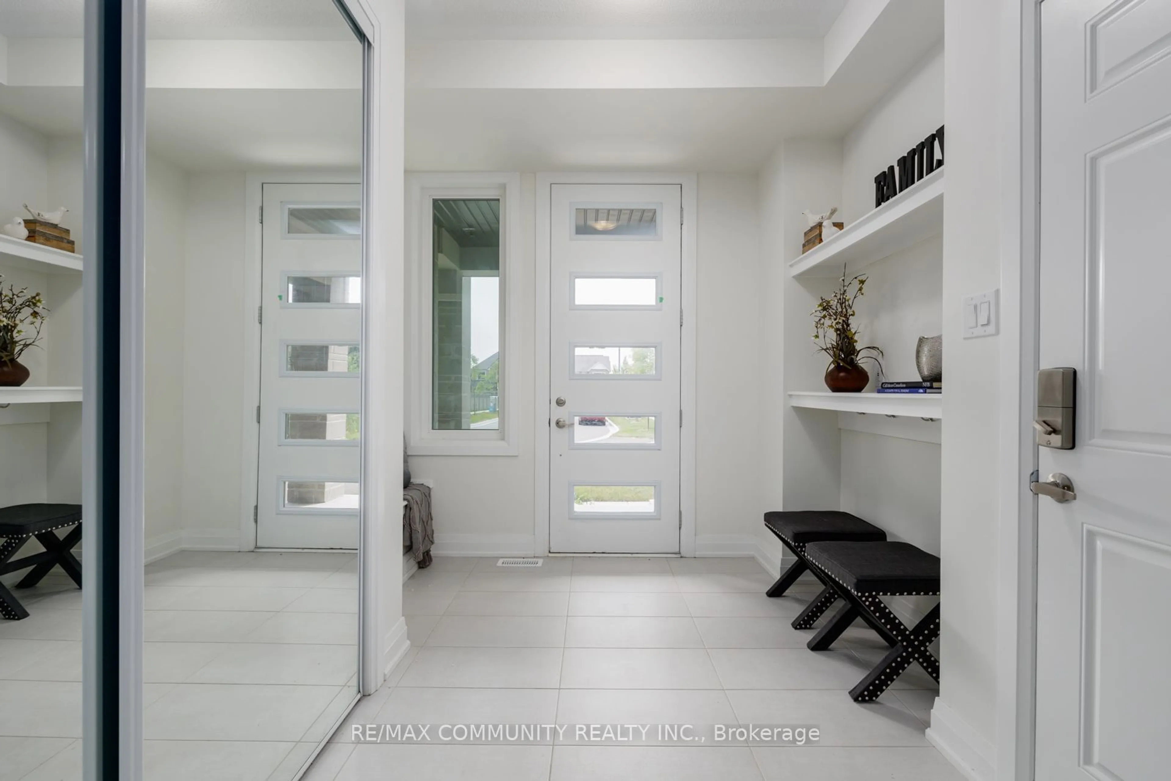Indoor entryway for 57 Therma Cres, Markham Ontario L6C 1A6