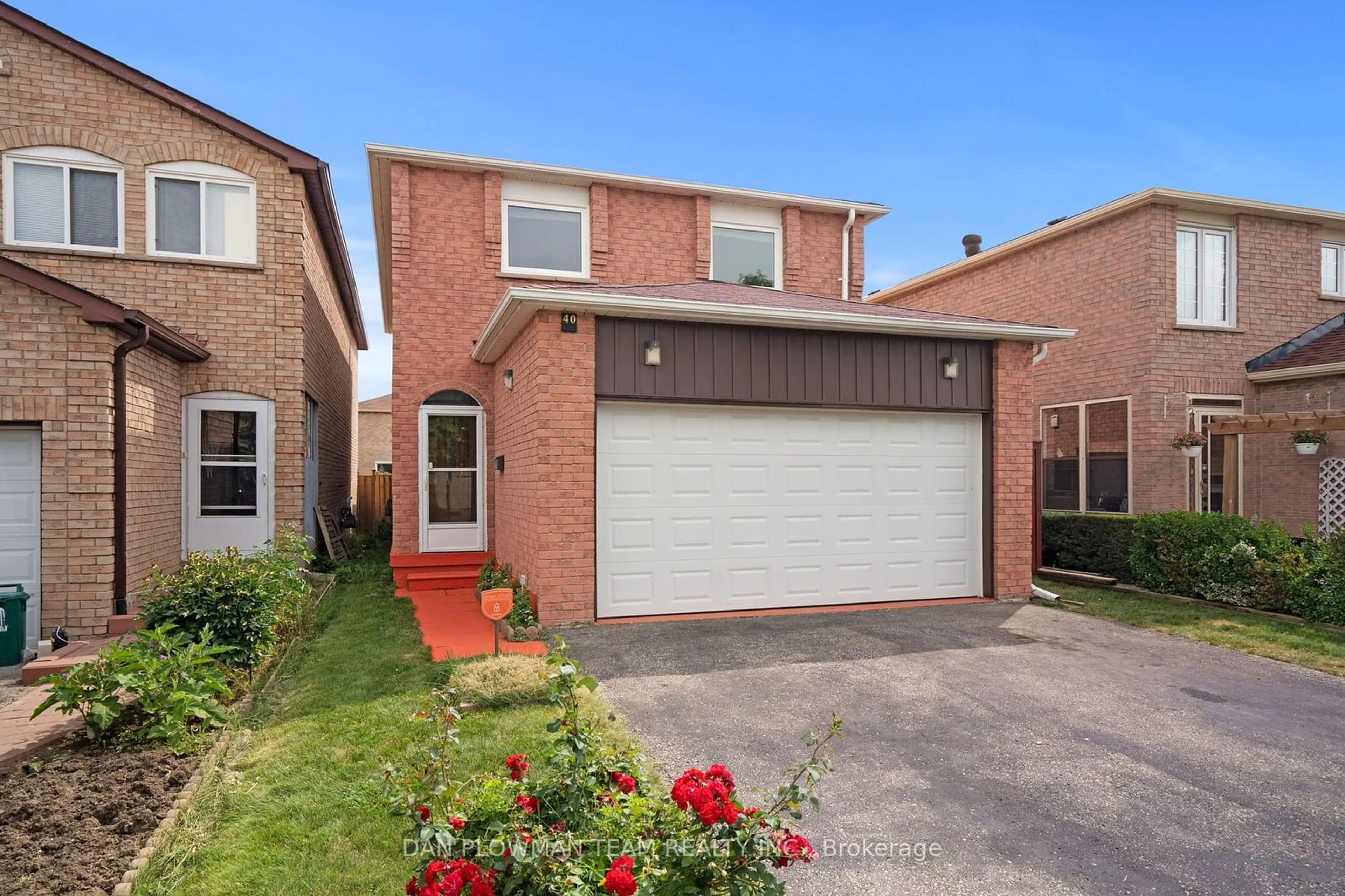 Home with brick exterior material for 40 Miles Farm Rd, Markham Ontario L3S 2B2