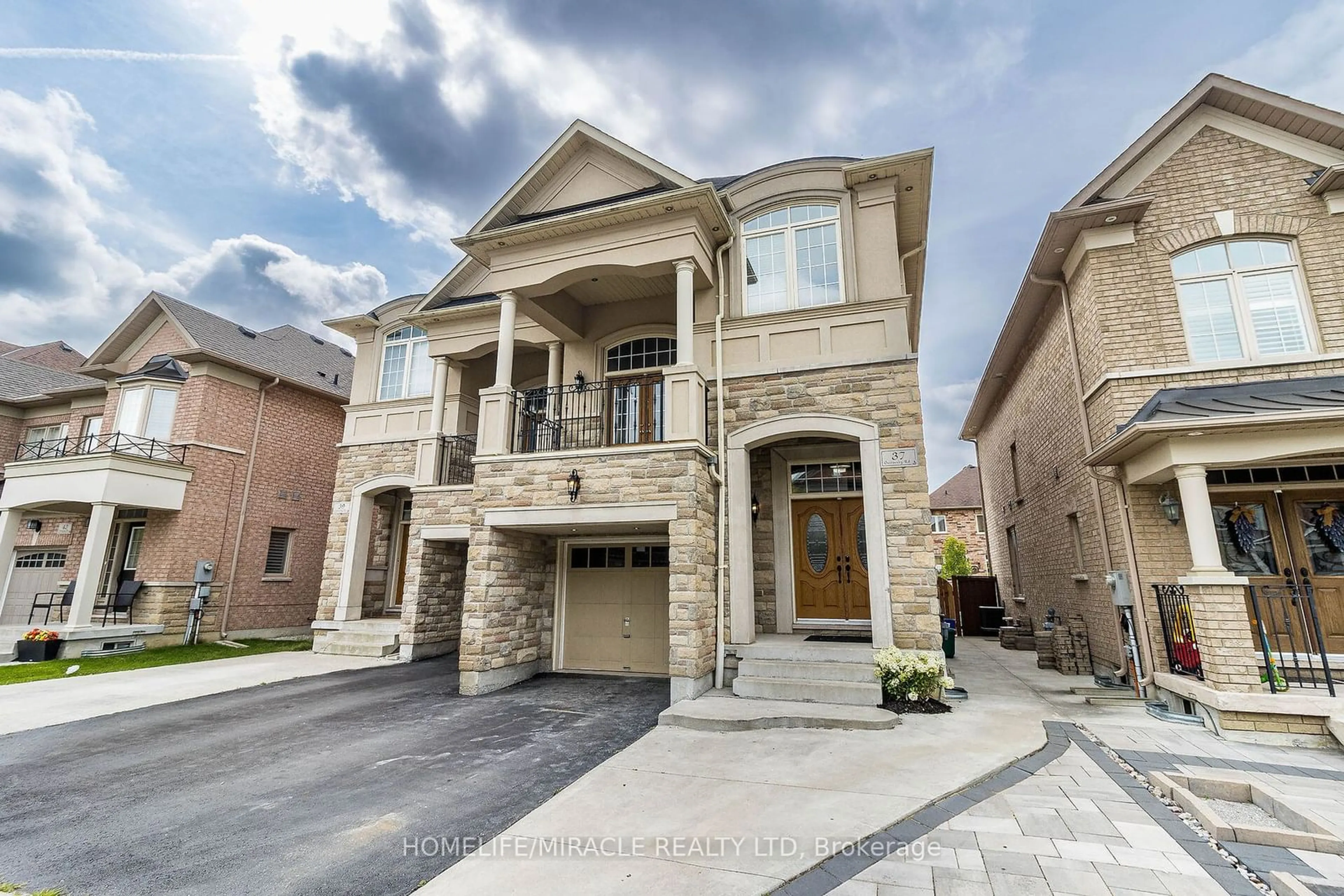 Home with brick exterior material for 37 Ostrovsky Rd, Vaughan Ontario L4H 0W5