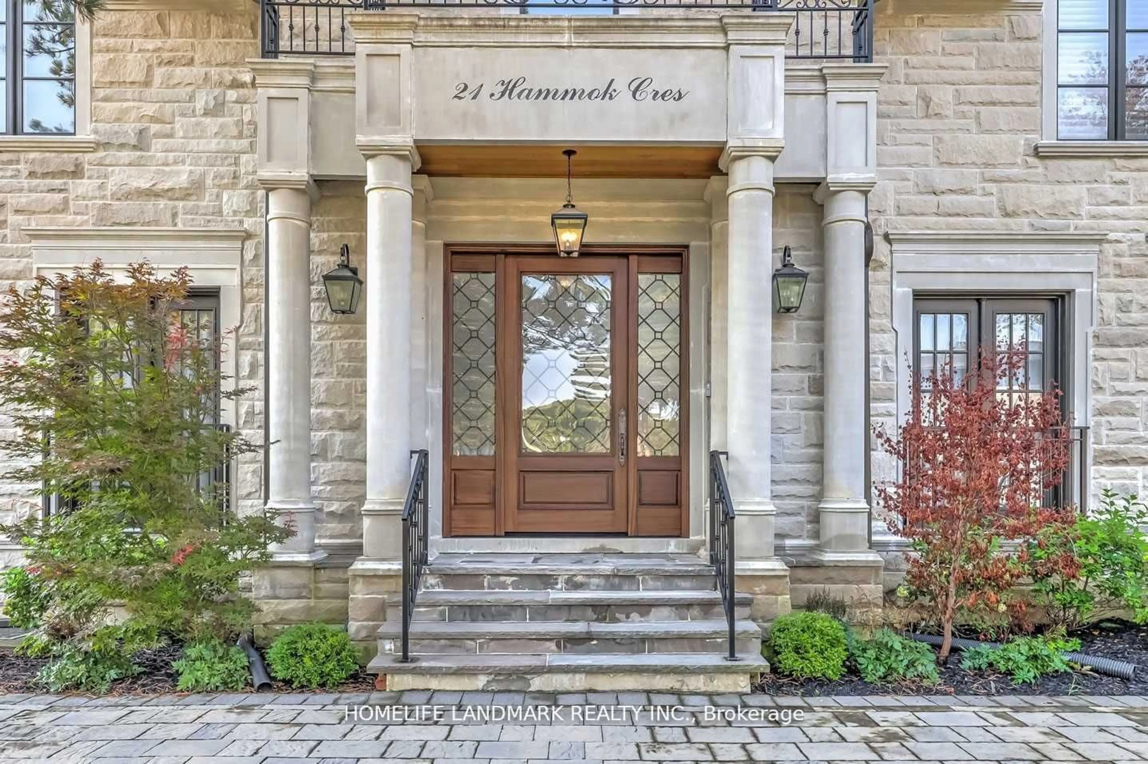 Indoor entryway, wood floors for 21 Hammok Cres, Markham Ontario L3T 2X3