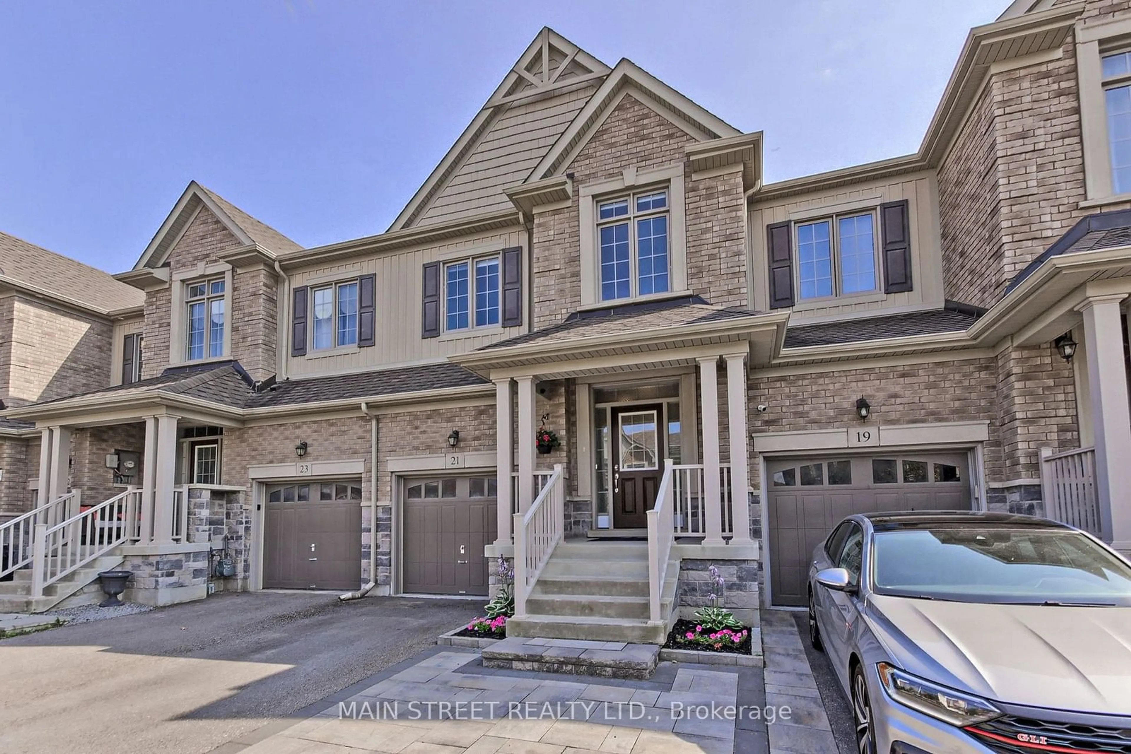 A pic from exterior of the house or condo for 21 Briarfield Ave, East Gwillimbury Ontario L9N 0P5