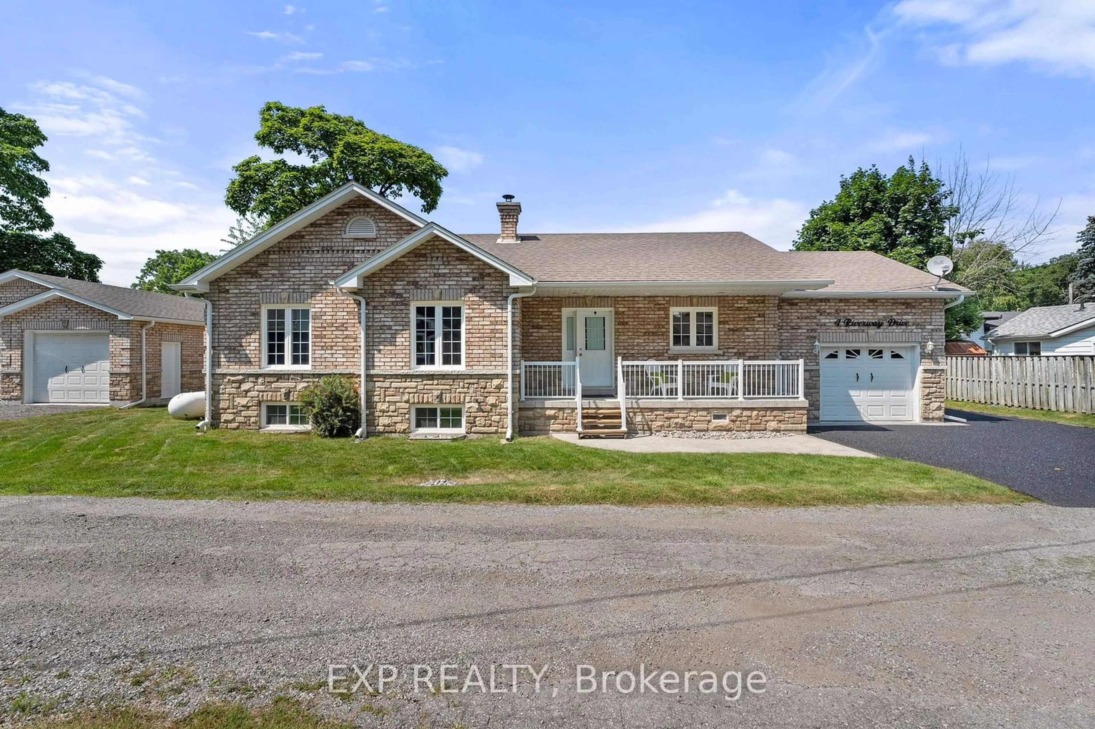 Frontside or backside of a home for 4 River Way Dr, Georgina Ontario L0E 1R0