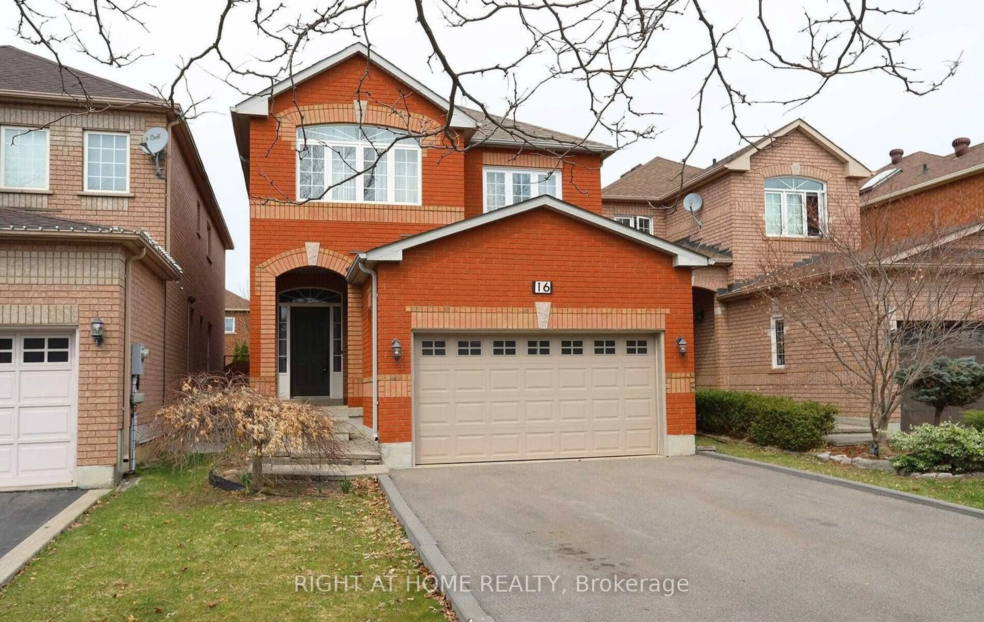 Frontside or backside of a home for 16 Sylwood Cres, Vaughan Ontario L6A 2R1