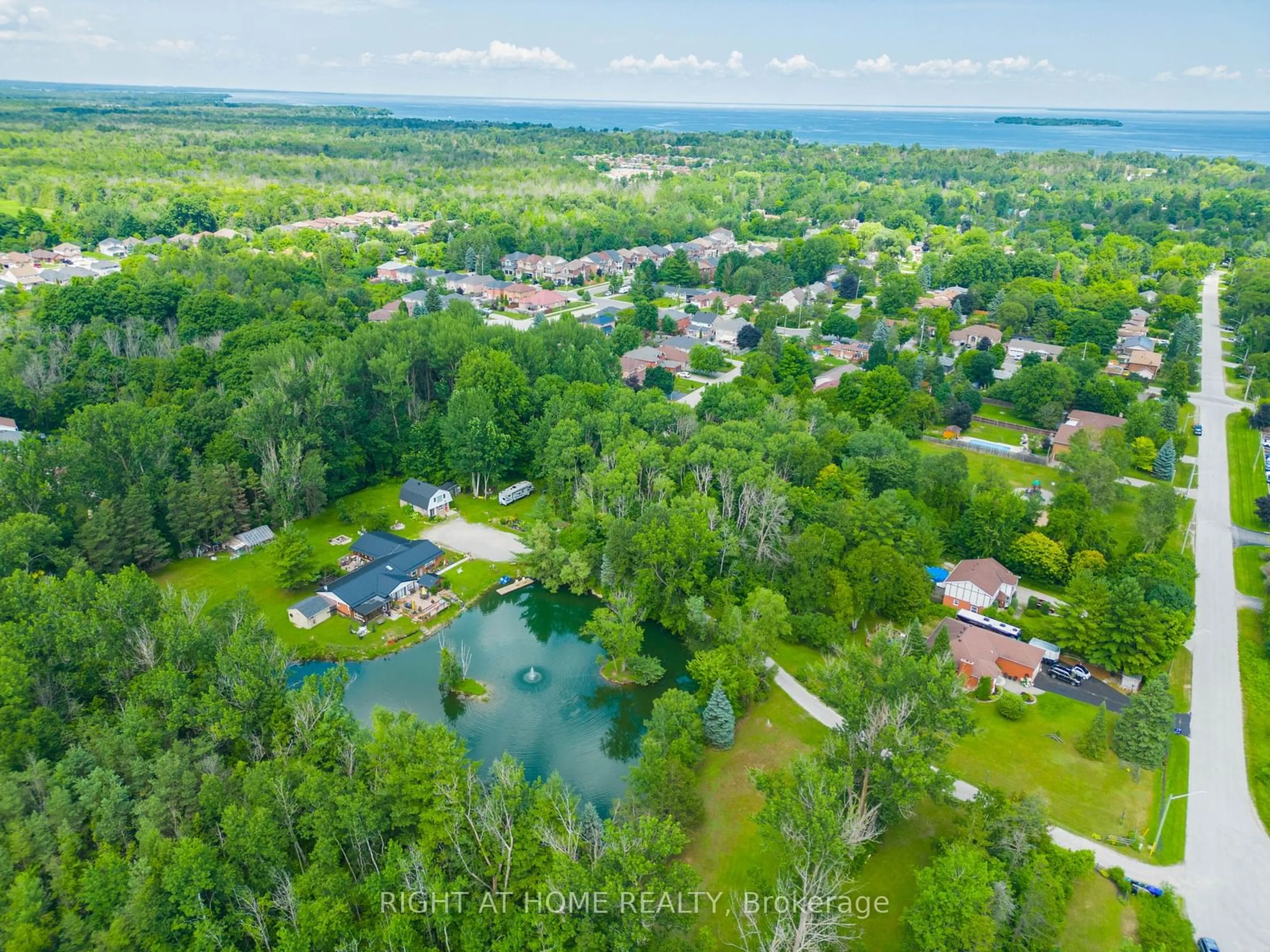 A pic from exterior of the house or condo, the view of lake or river for 1114 Goshen Rd, Innisfil Ontario L9S 2M5