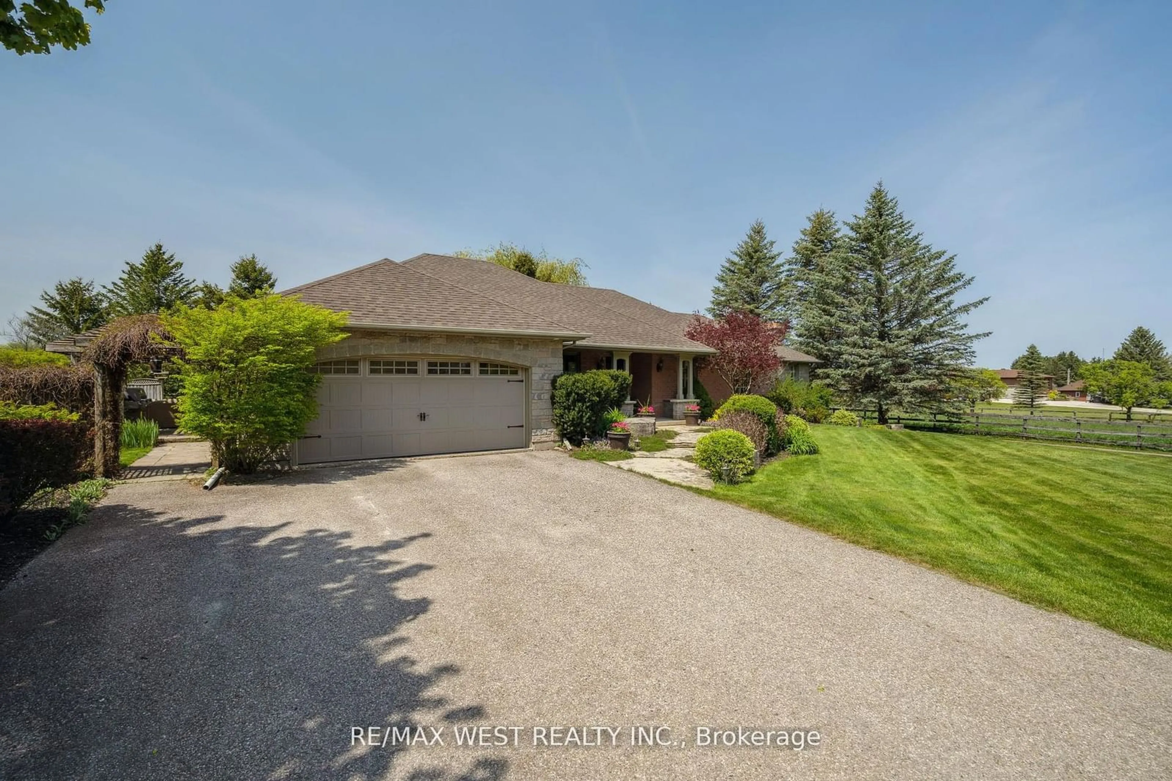 Frontside or backside of a home, the street view for 1910 18th Sdrd, New Tecumseth Ontario L0G 1W0