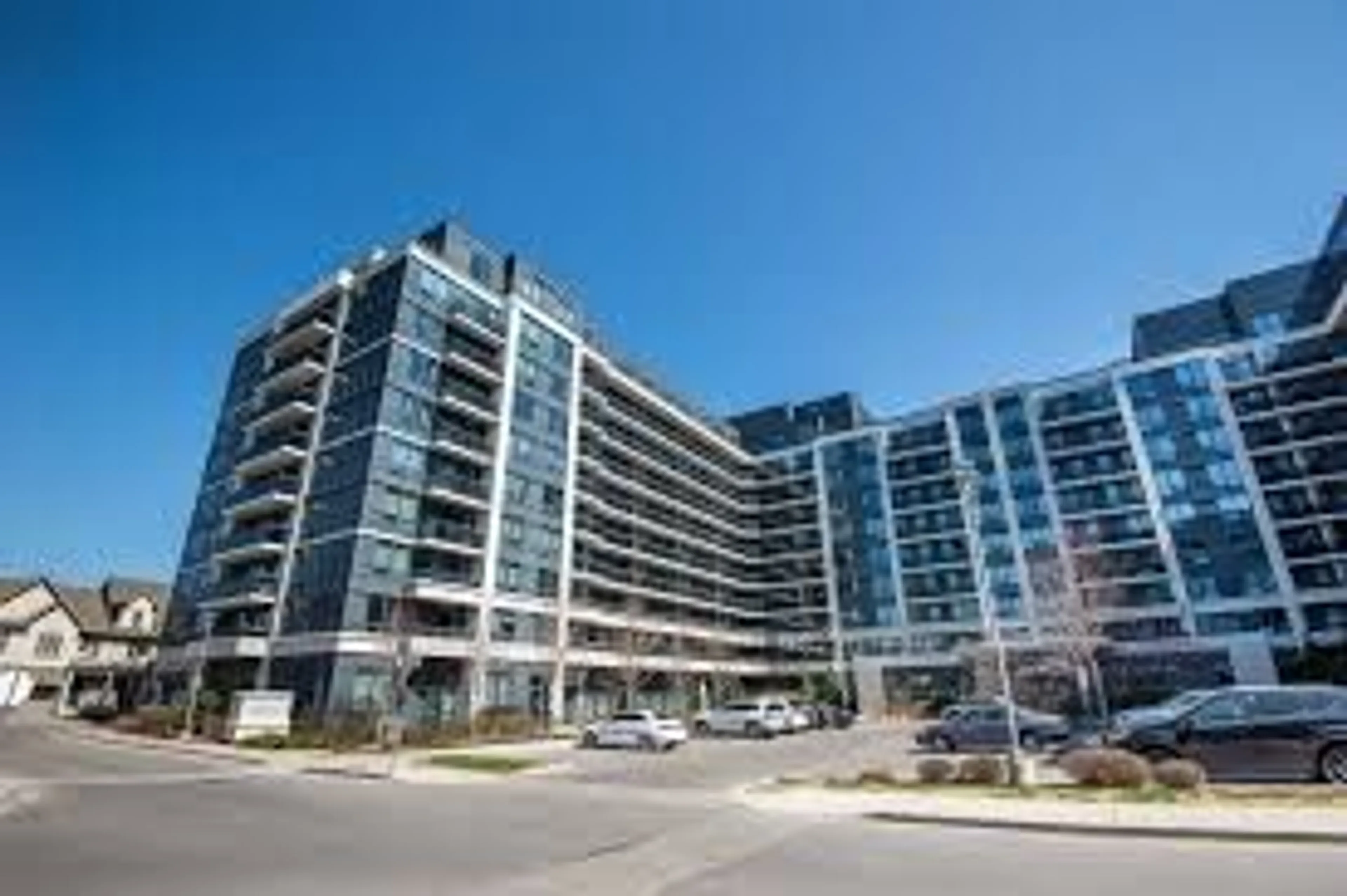 A pic from exterior of the house or condo, the front or back of building for 376 Highway 7 #927, Richmond Hill Ontario L4B 0C7