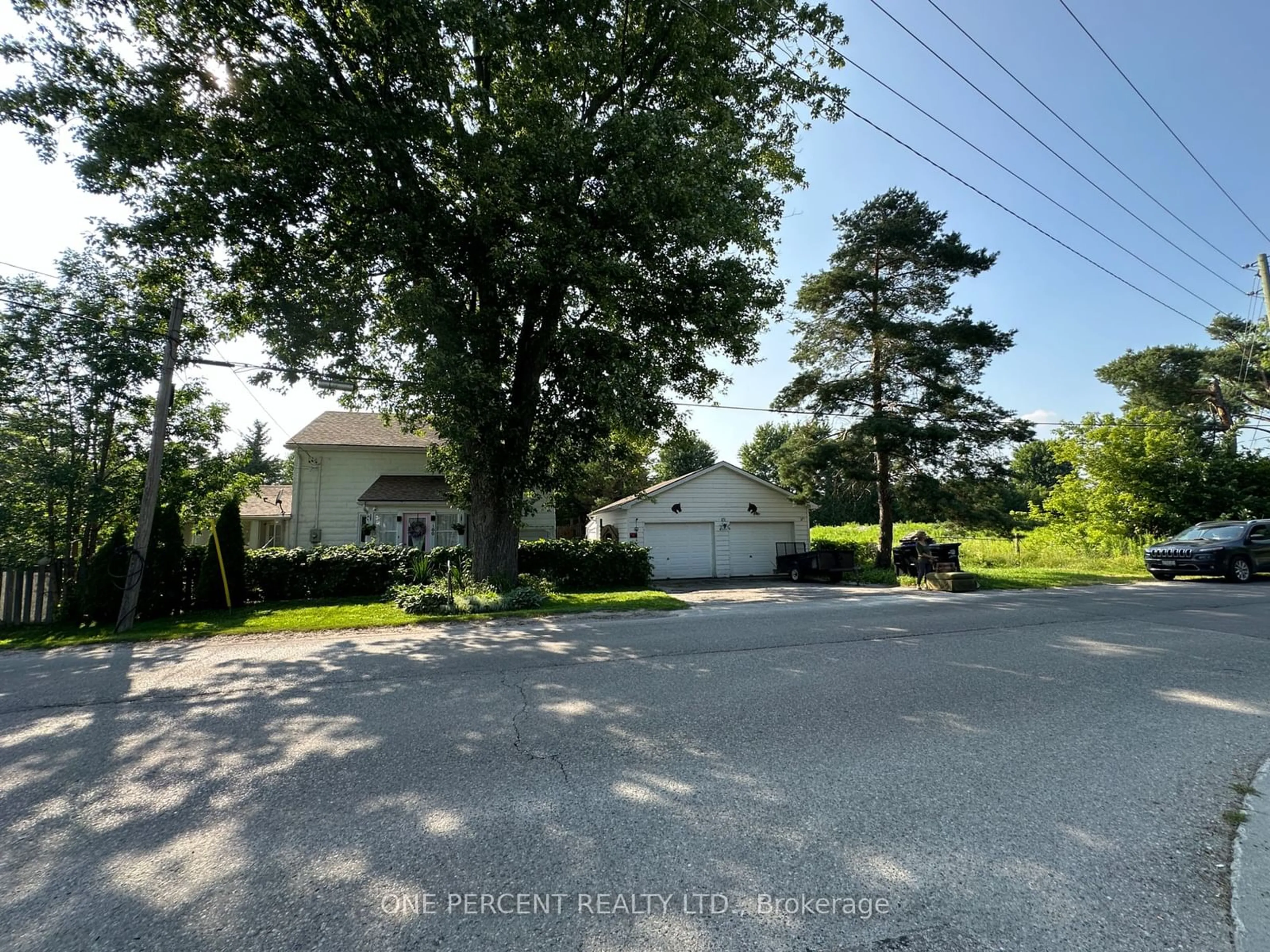 Frontside or backside of a home for 100 Dayfoot St, New Tecumseth Ontario L0G 1A0