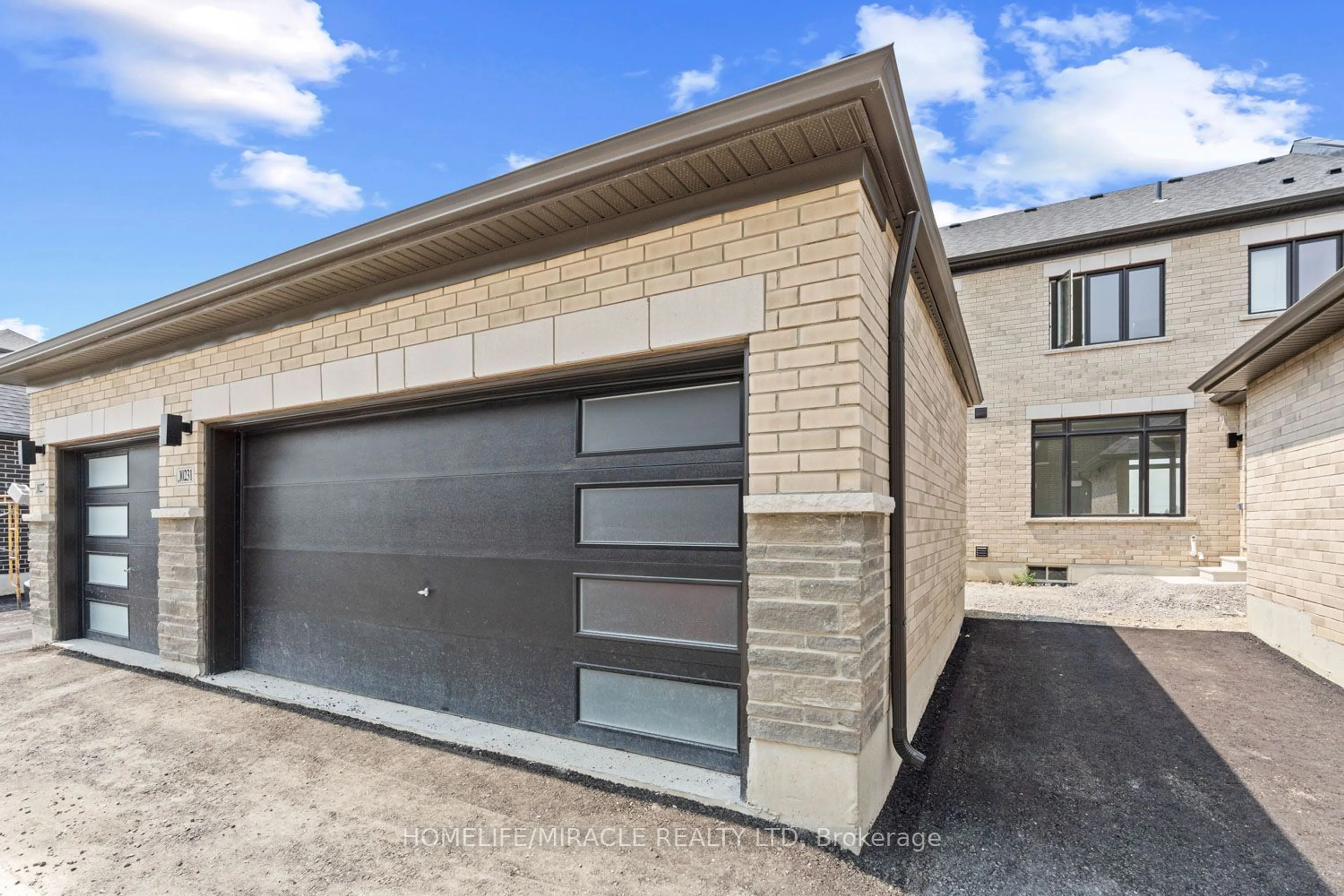 Home with brick exterior material for 10231 Huntington Rd, Vaughan Ontario L0J 1C0