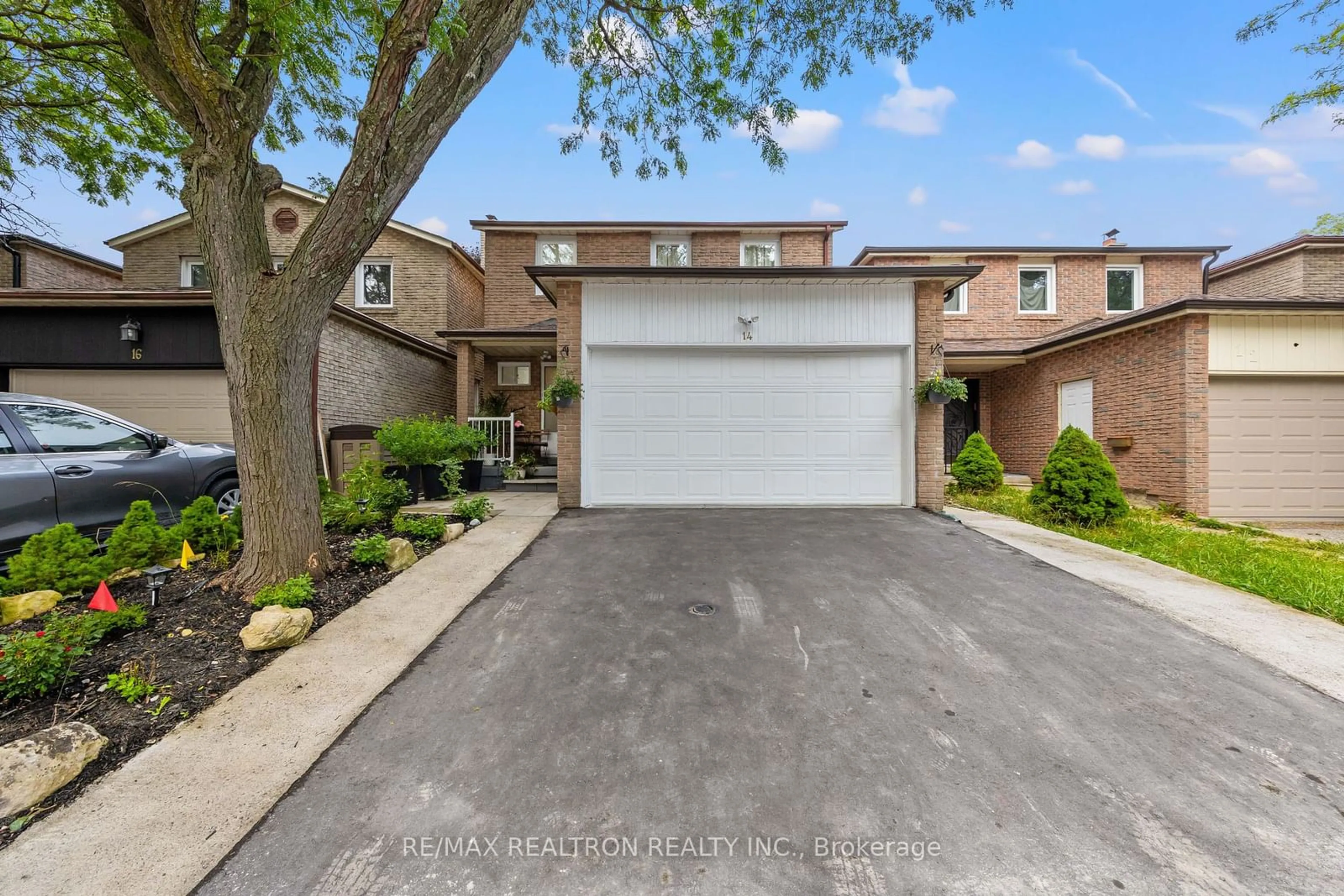 A pic from exterior of the house or condo for 14 Mortimer Crt, Vaughan Ontario L4J 2P8