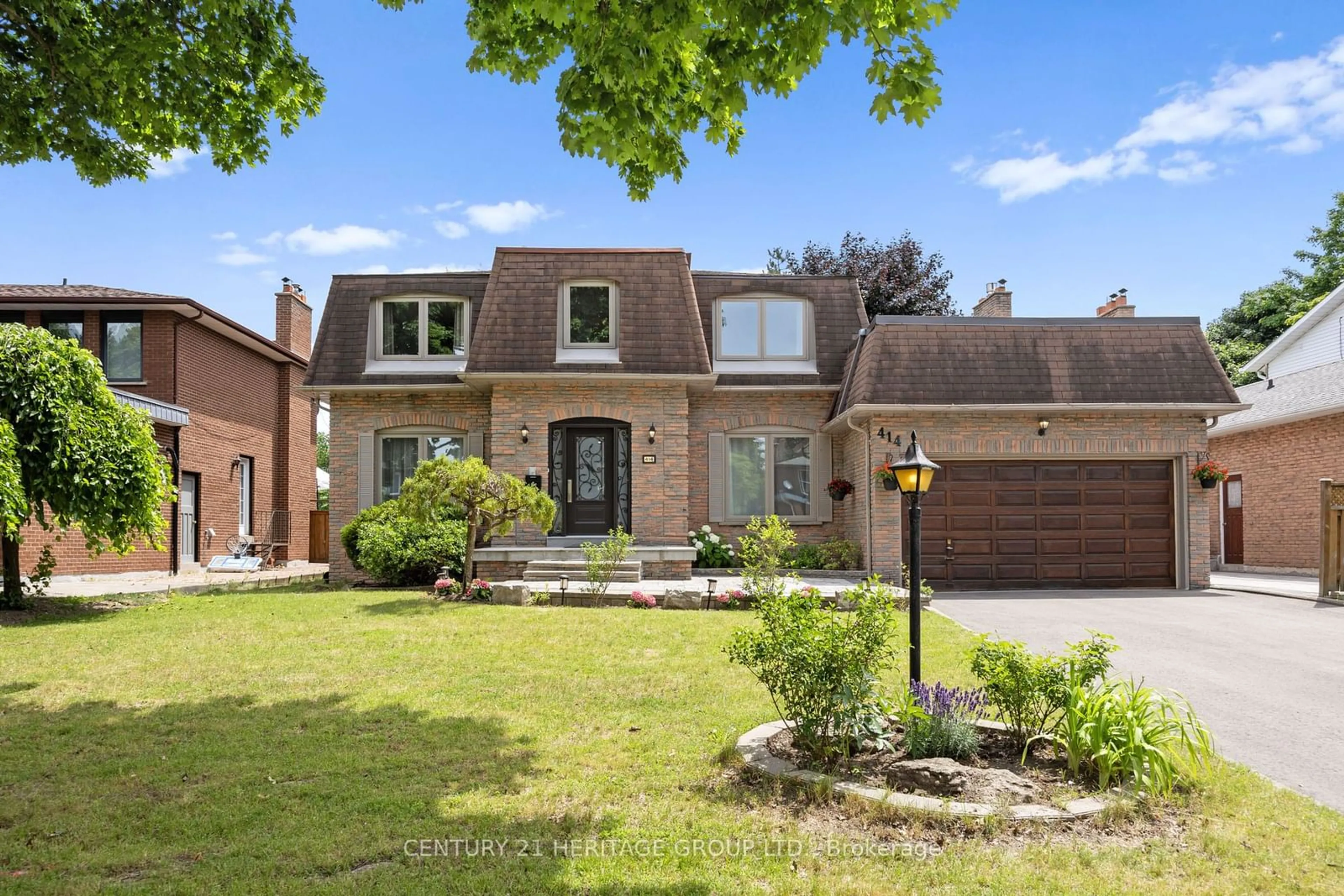 Home with brick exterior material for 414 Kerrybrook Dr, Richmond Hill Ontario L4C 3R1