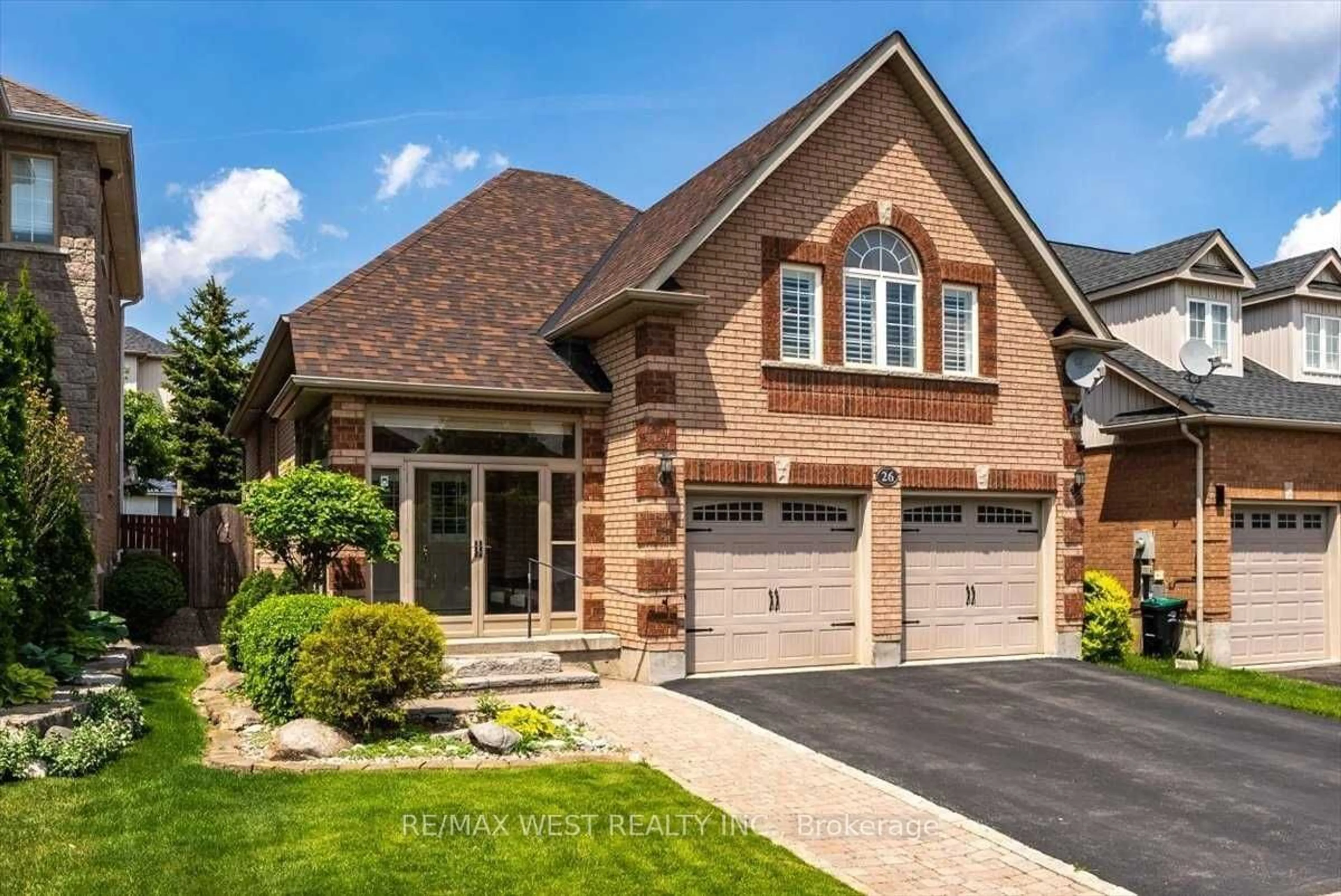 Home with brick exterior material for 26 Highland Terr, Bradford West Gwillimbury Ontario L3Z 3E8