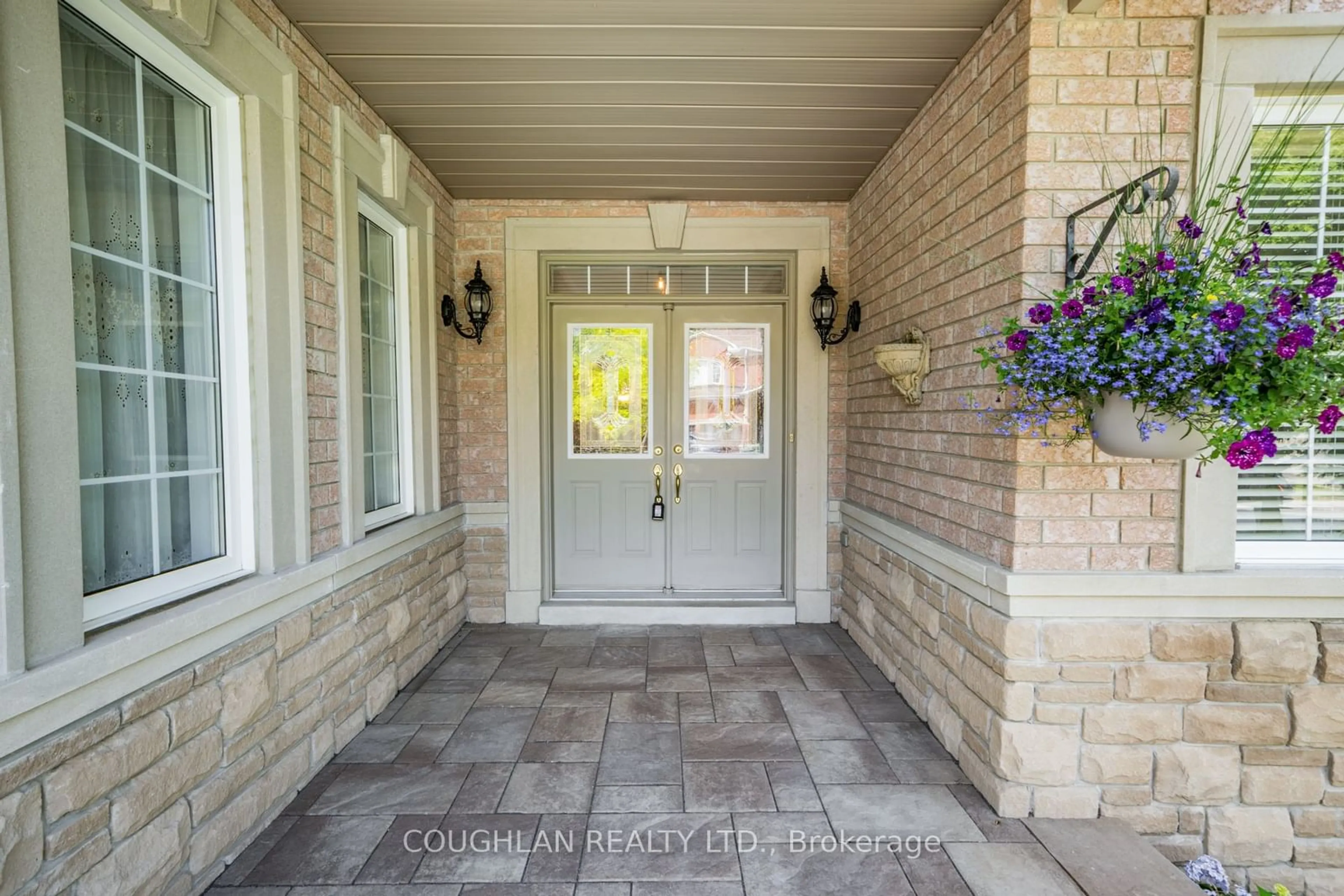 Indoor entryway for 8 Cottontail Ave, Markham Ontario L3S 4E7