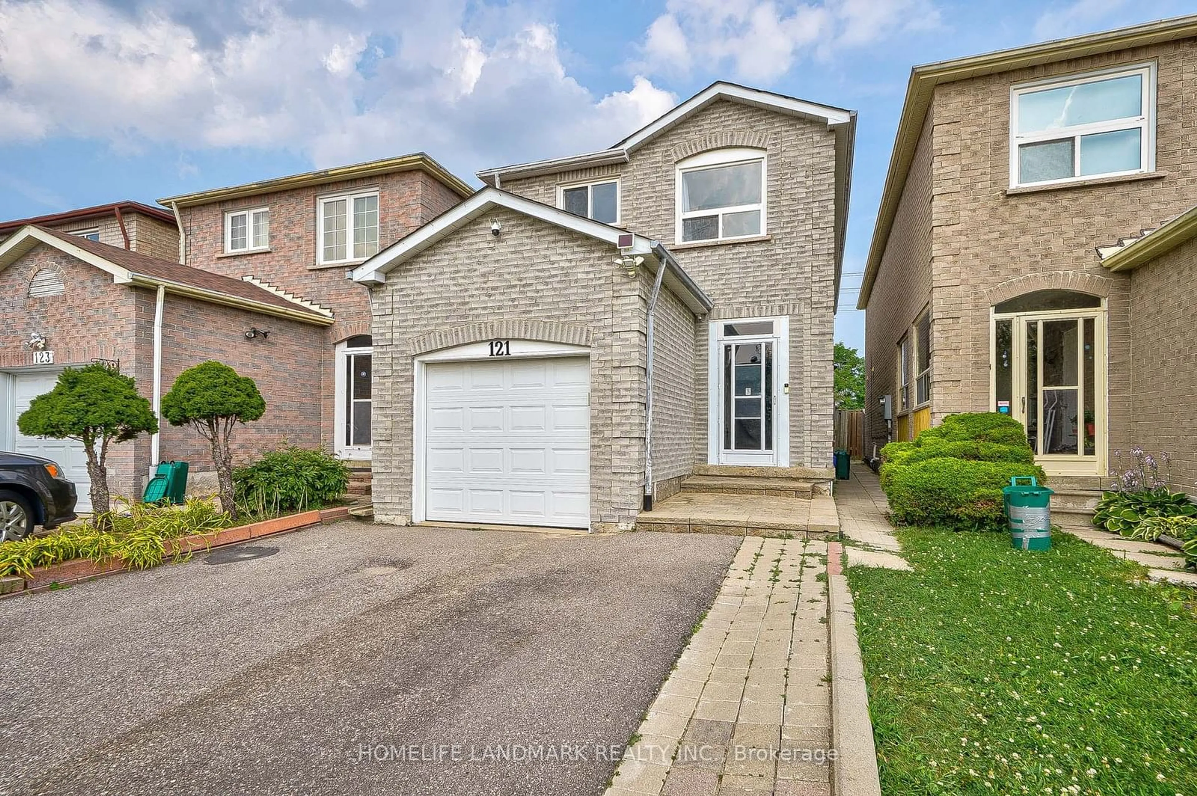 A pic from exterior of the house or condo for 121 Woodhall Rd, Markham Ontario L3S 1M9