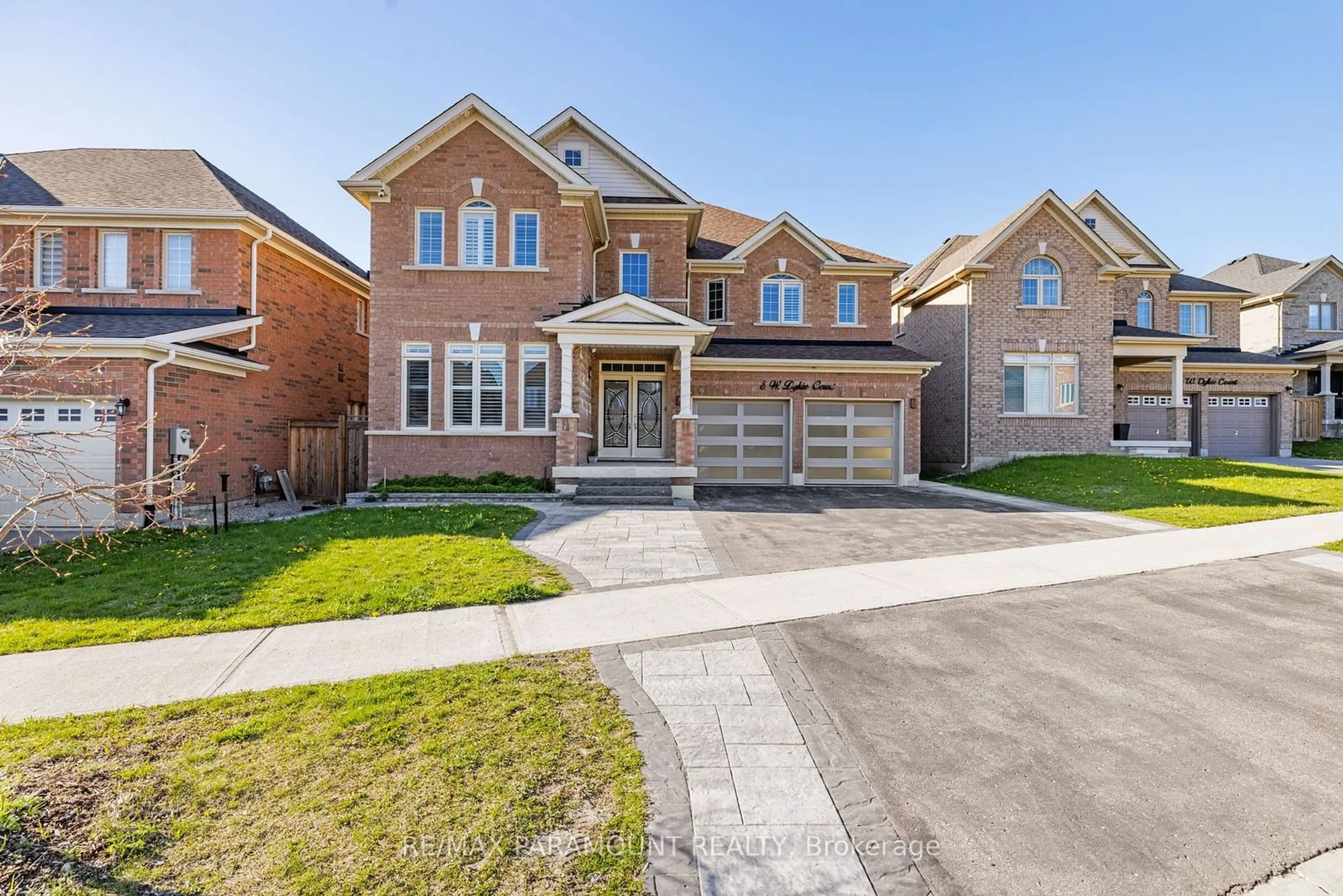 Home with brick exterior material for 8 W. Dykie Crt, Bradford West Gwillimbury Ontario L3Z 0Y1