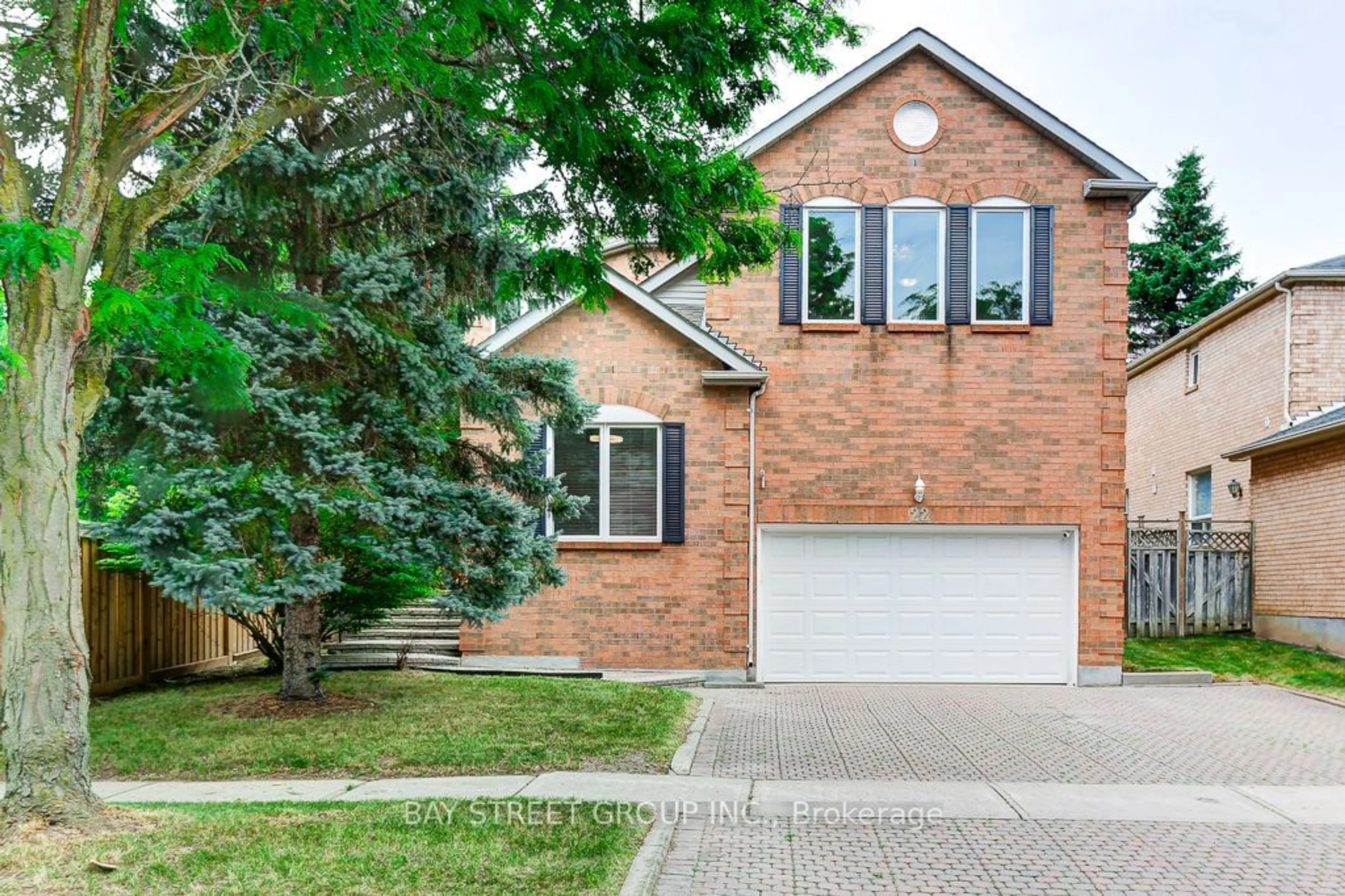 Home with brick exterior material for 22 Ingleborough Crt, Markham Ontario L3R 8M3