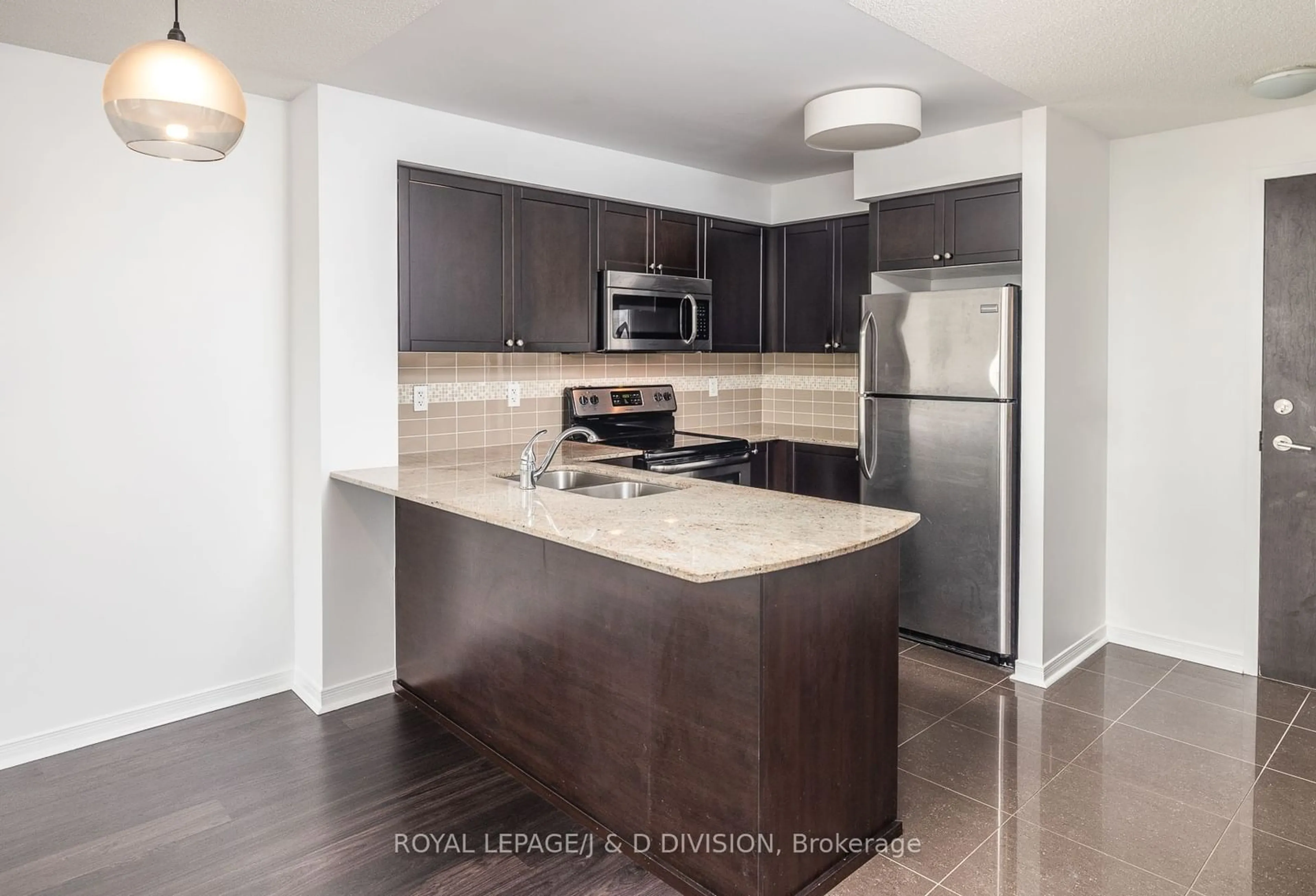 Standard kitchen, wood floors for 75 King William Cres #PH2, Richmond Hill Ontario L4B 0C1