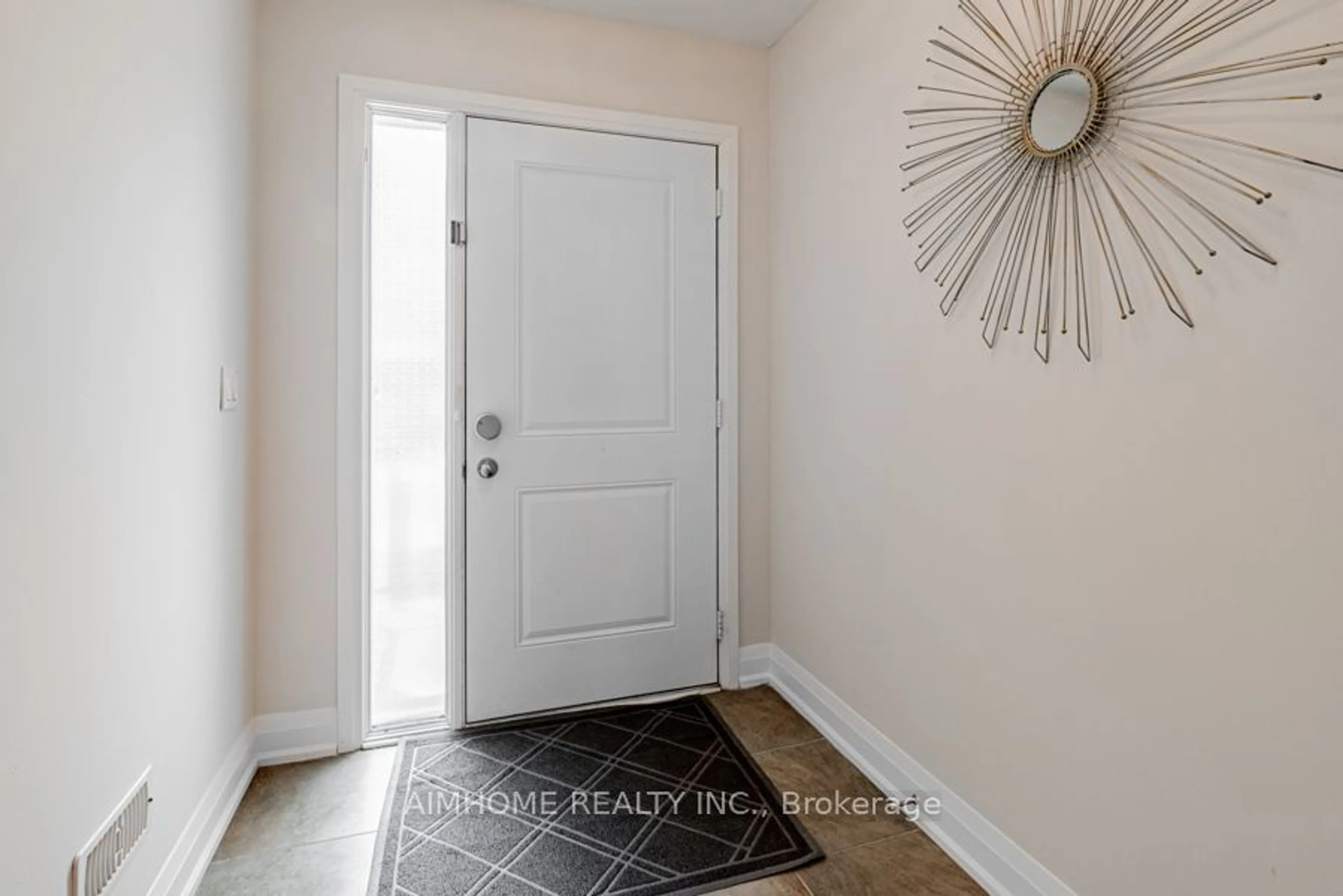 Indoor entryway for 20 Mcgurran Lane, Richmond Hill Ontario L4B 0G8