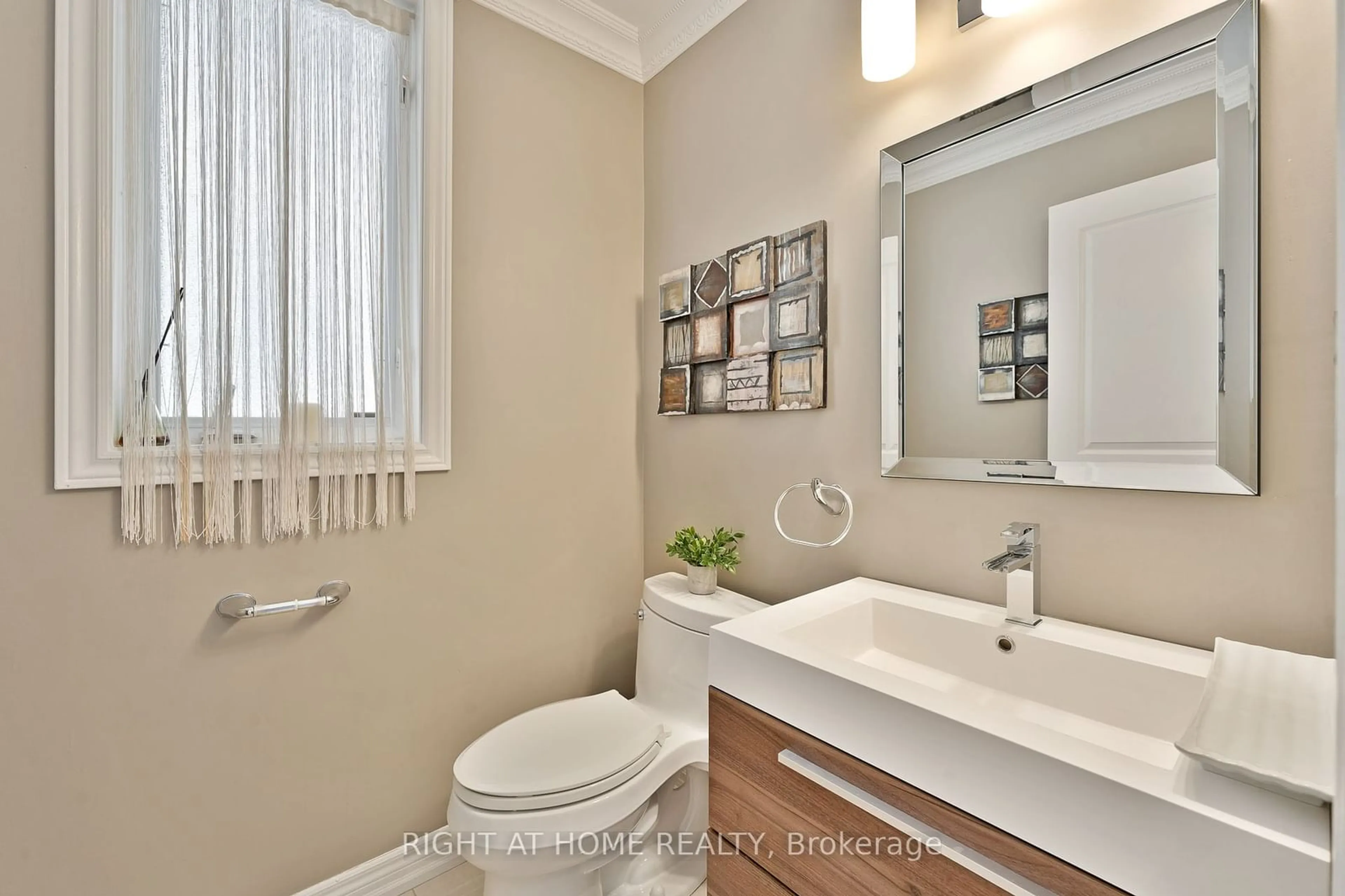 Contemporary bathroom, wood floors for 37 Newbridge Ave, Richmond Hill Ontario L4E 3Z9