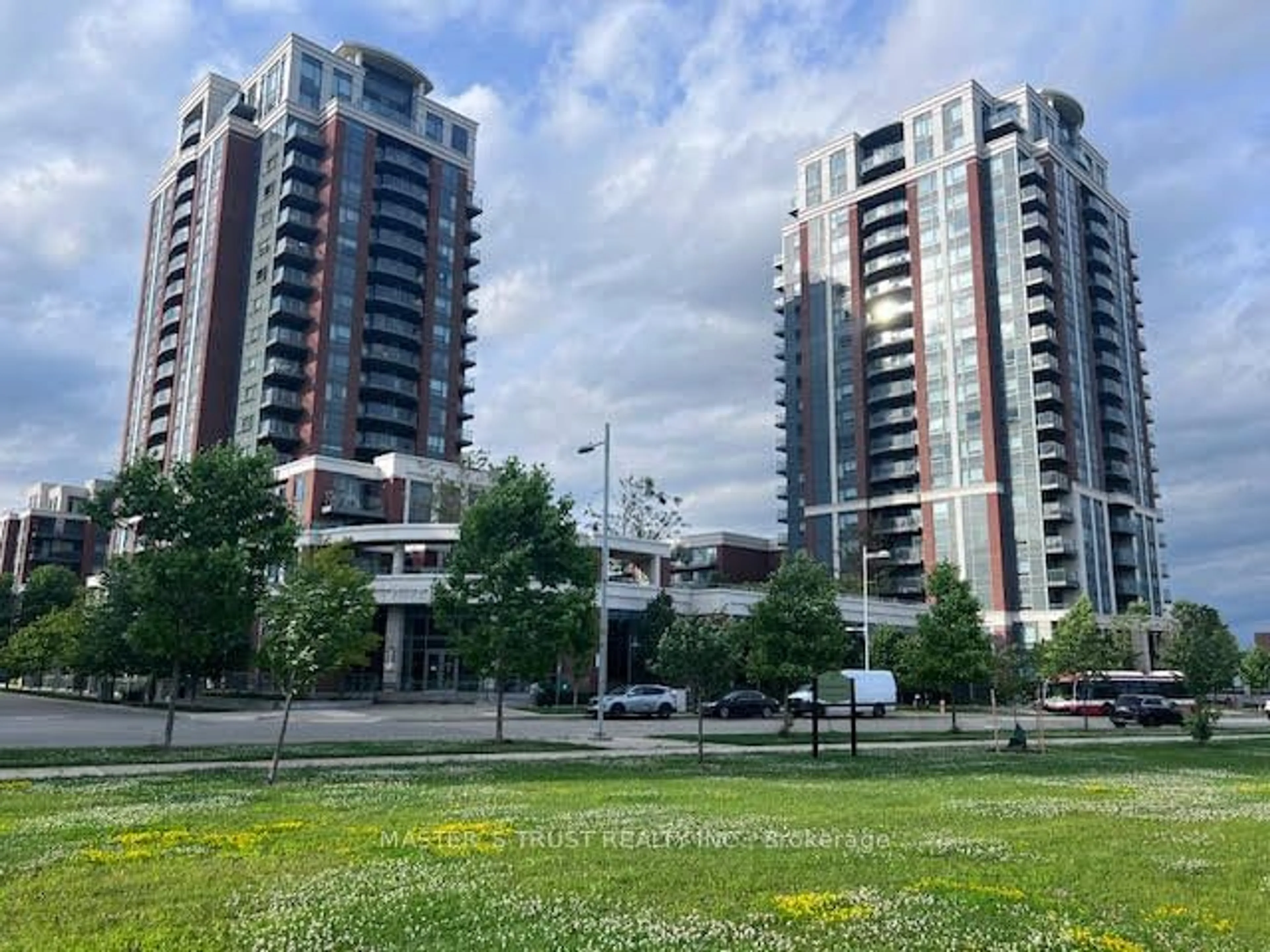 A pic from exterior of the house or condo for 8200 Birchmount Rd #2102, Markham Ontario L3R 9W1