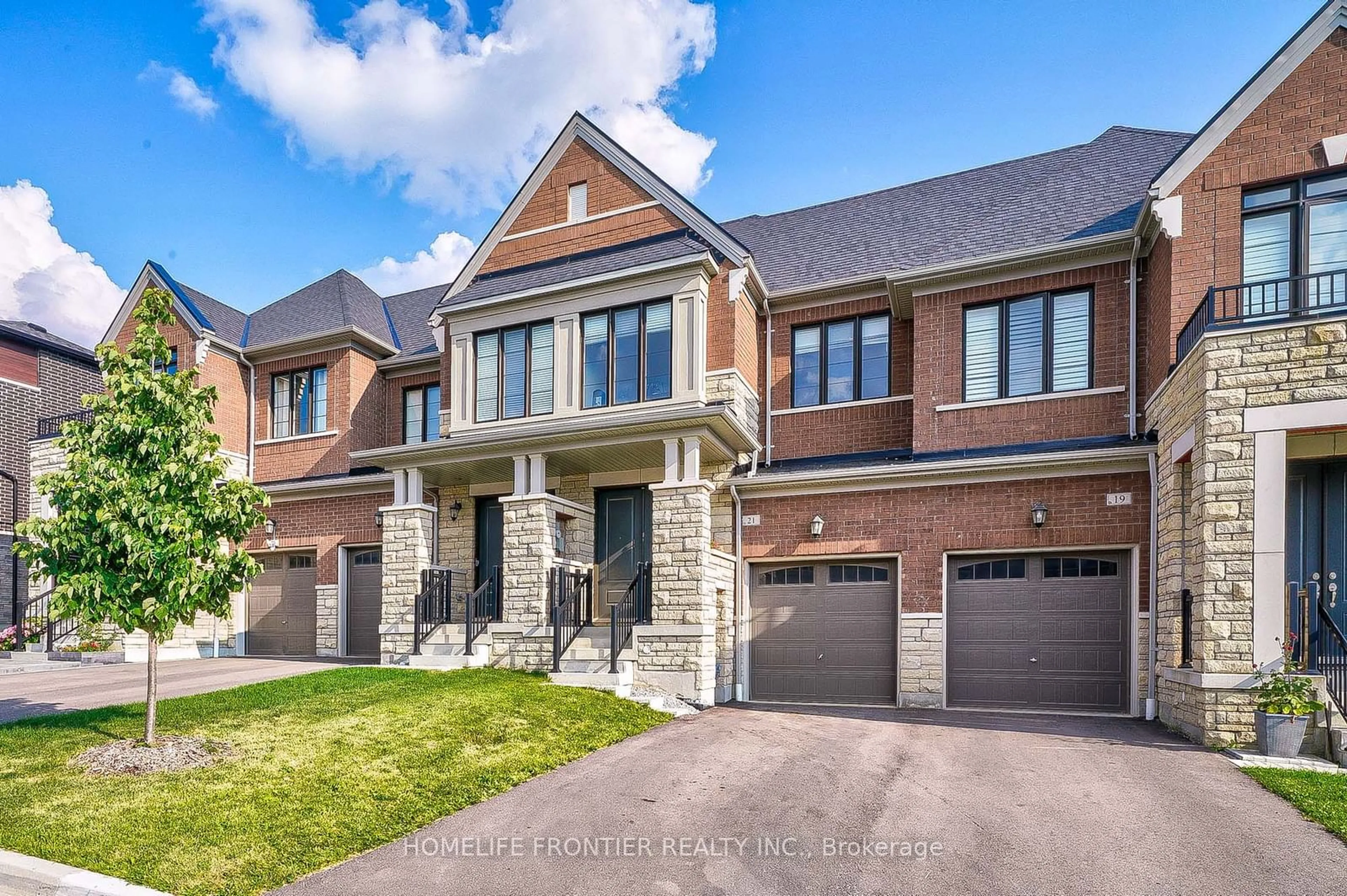 Home with brick exterior material for 21 Fallharvest Way, Whitchurch-Stouffville Ontario L4A 4V8