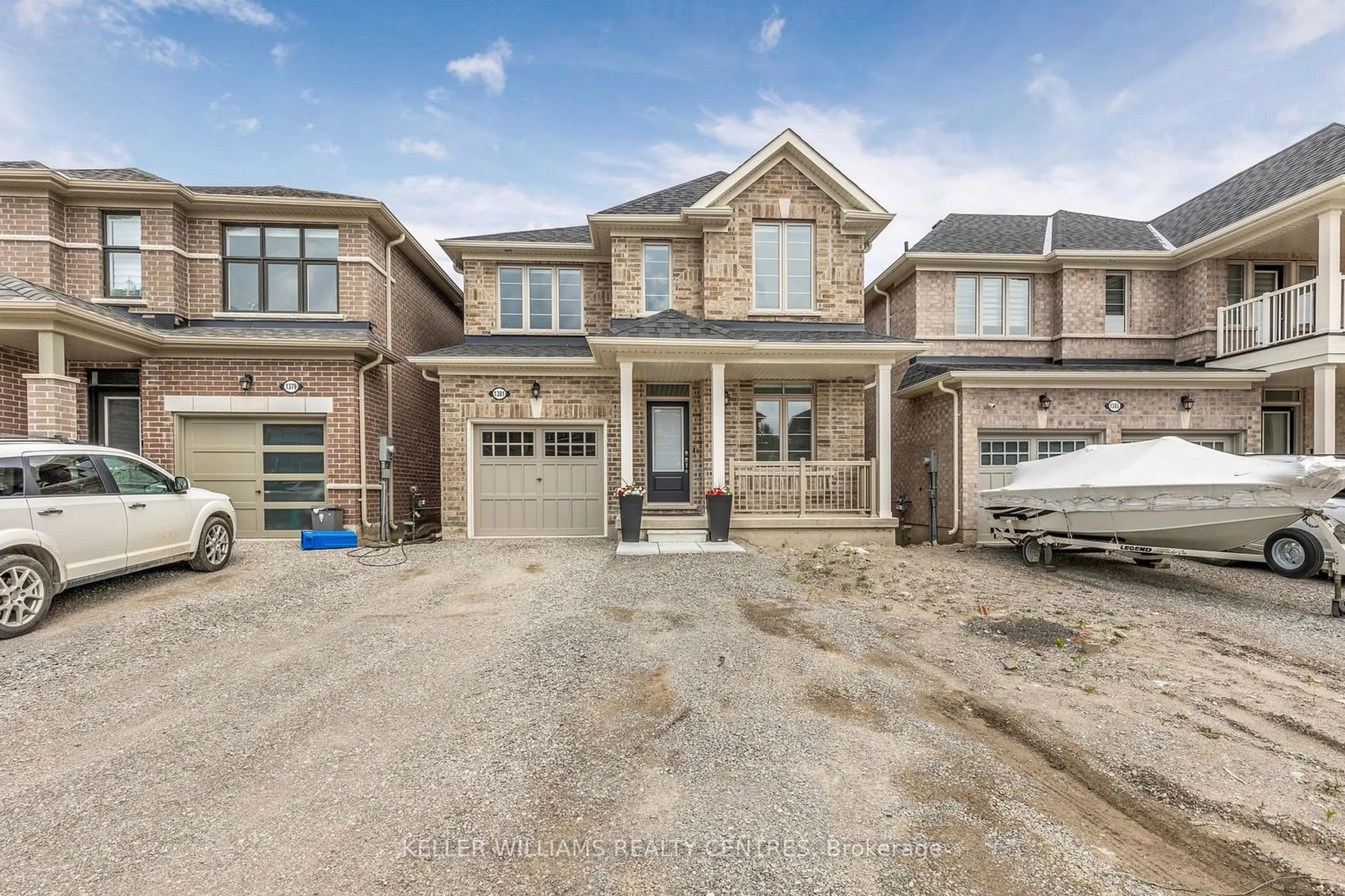 Home with brick exterior material for 1381 Davis Loop, Innisfil Ontario L0L 1W0