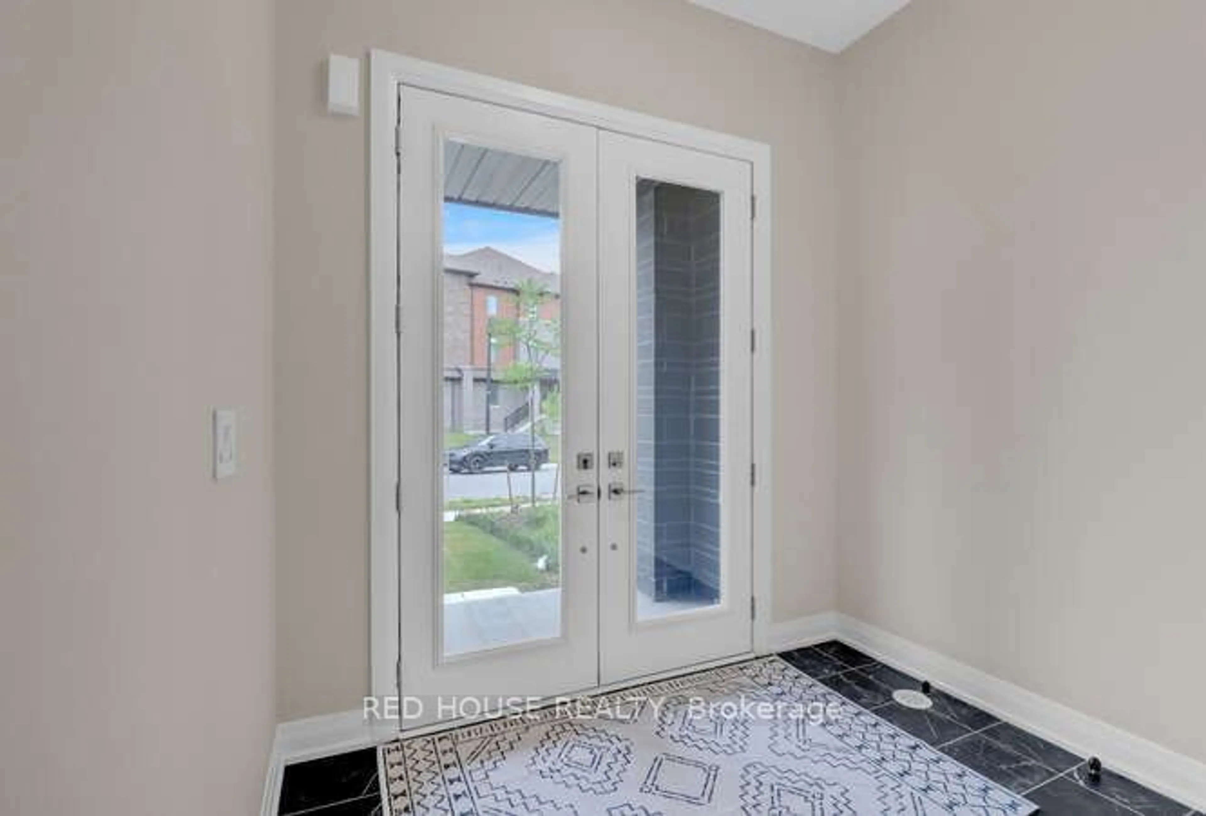 Indoor entryway for 942 Isaac Phillips Way, Newmarket Ontario L3X 2Y8