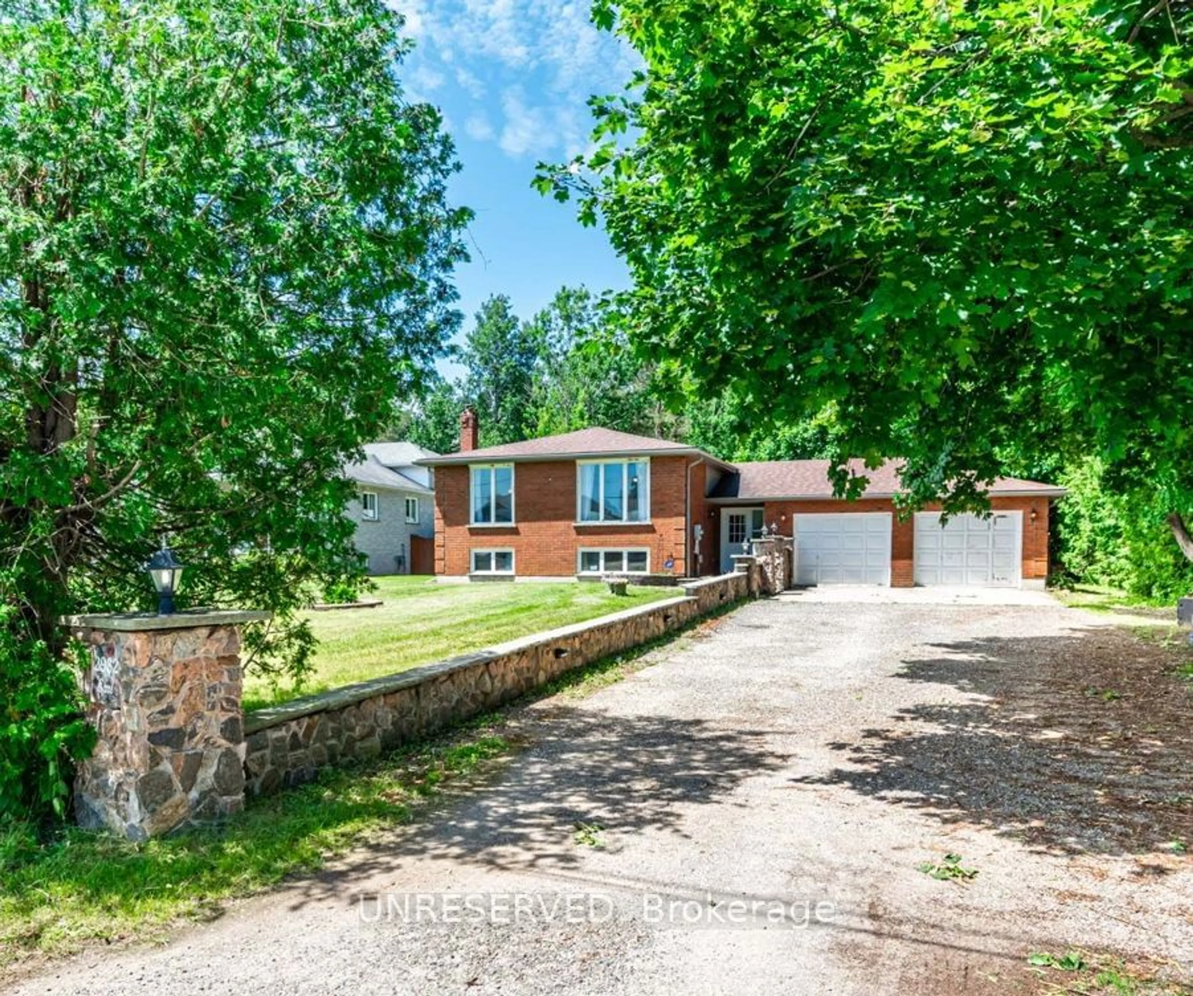 Frontside or backside of a home for 2982 earl St, Innisfil Ontario L9S 3E3