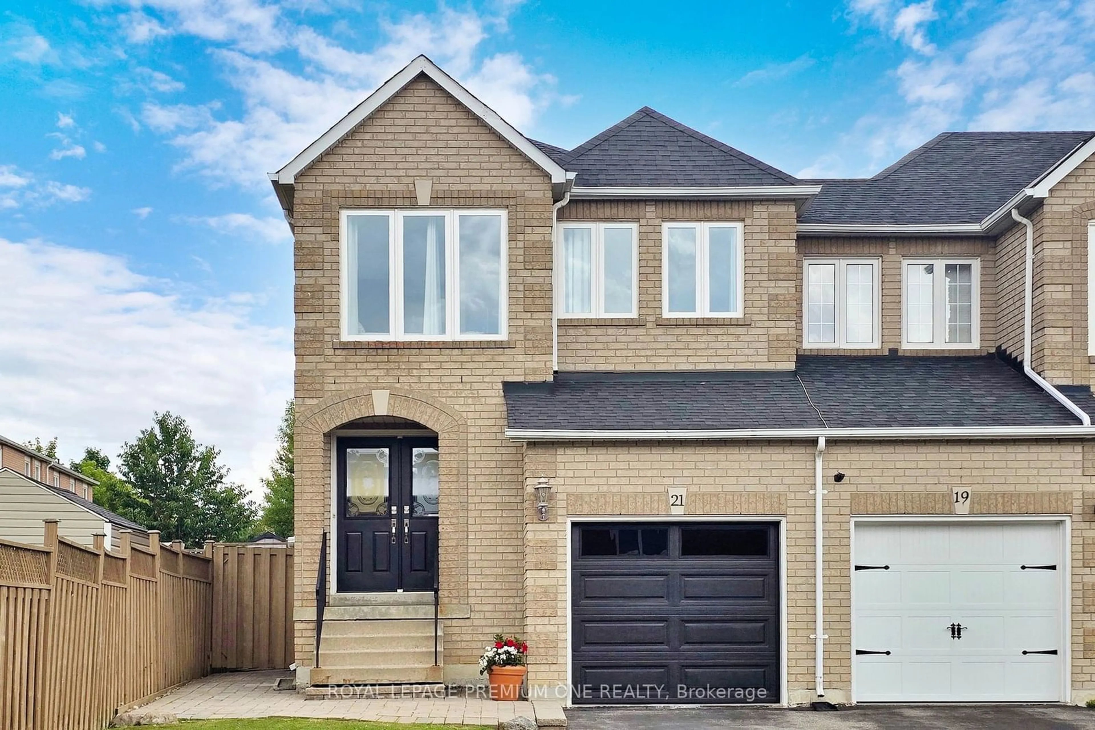 Home with brick exterior material for 21 Giancola Cres, Vaughan Ontario L6A 2W7