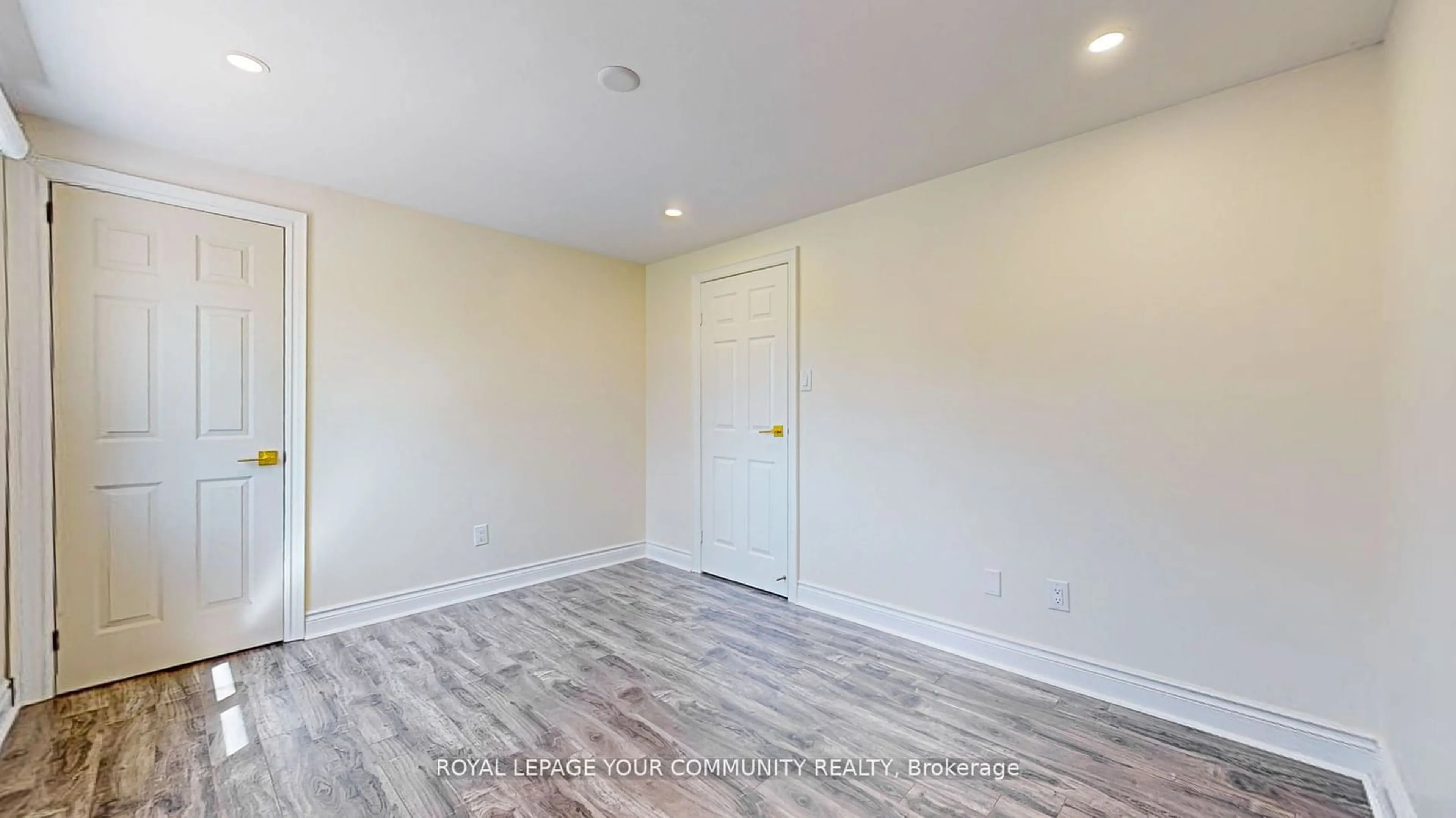 A pic of a room, wood floors for 70 Shannon Rd, East Gwillimbury Ontario L0G 1M0