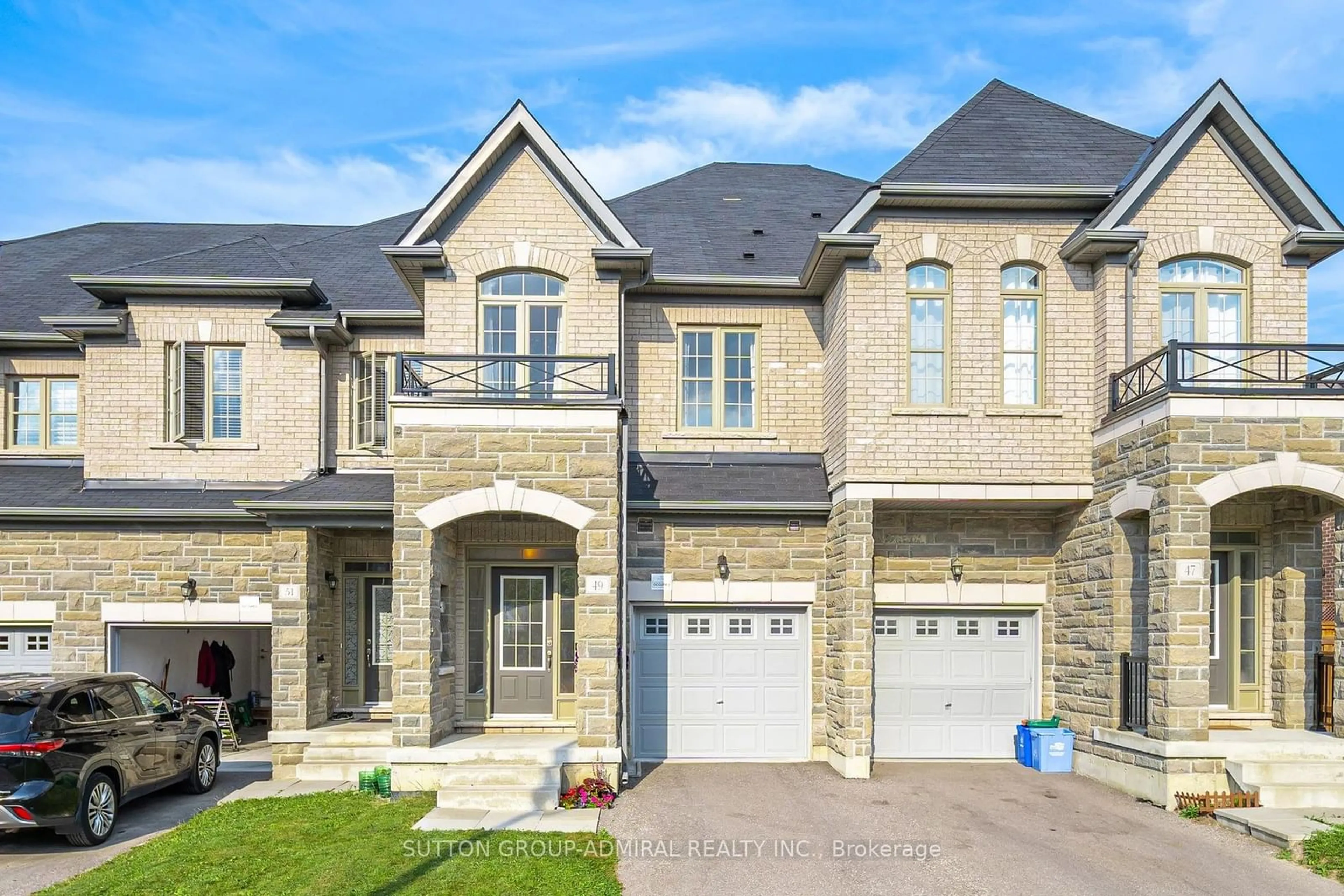 Home with brick exterior material for 49 Walter Proctor Rd, East Gwillimbury Ontario L9N 0P1