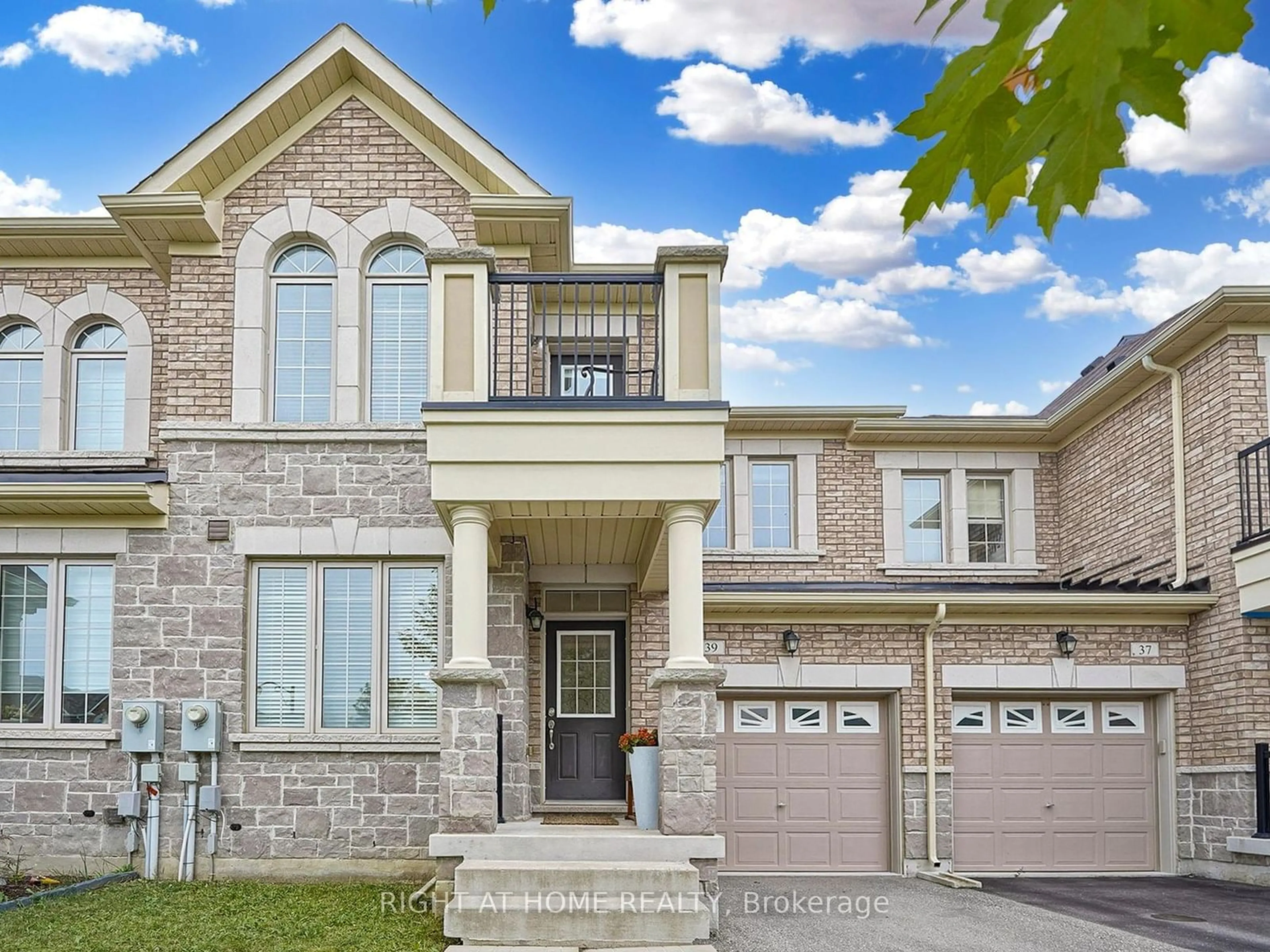 Home with brick exterior material for 39 Wermoth Crt, Markham Ontario L6E 0S6