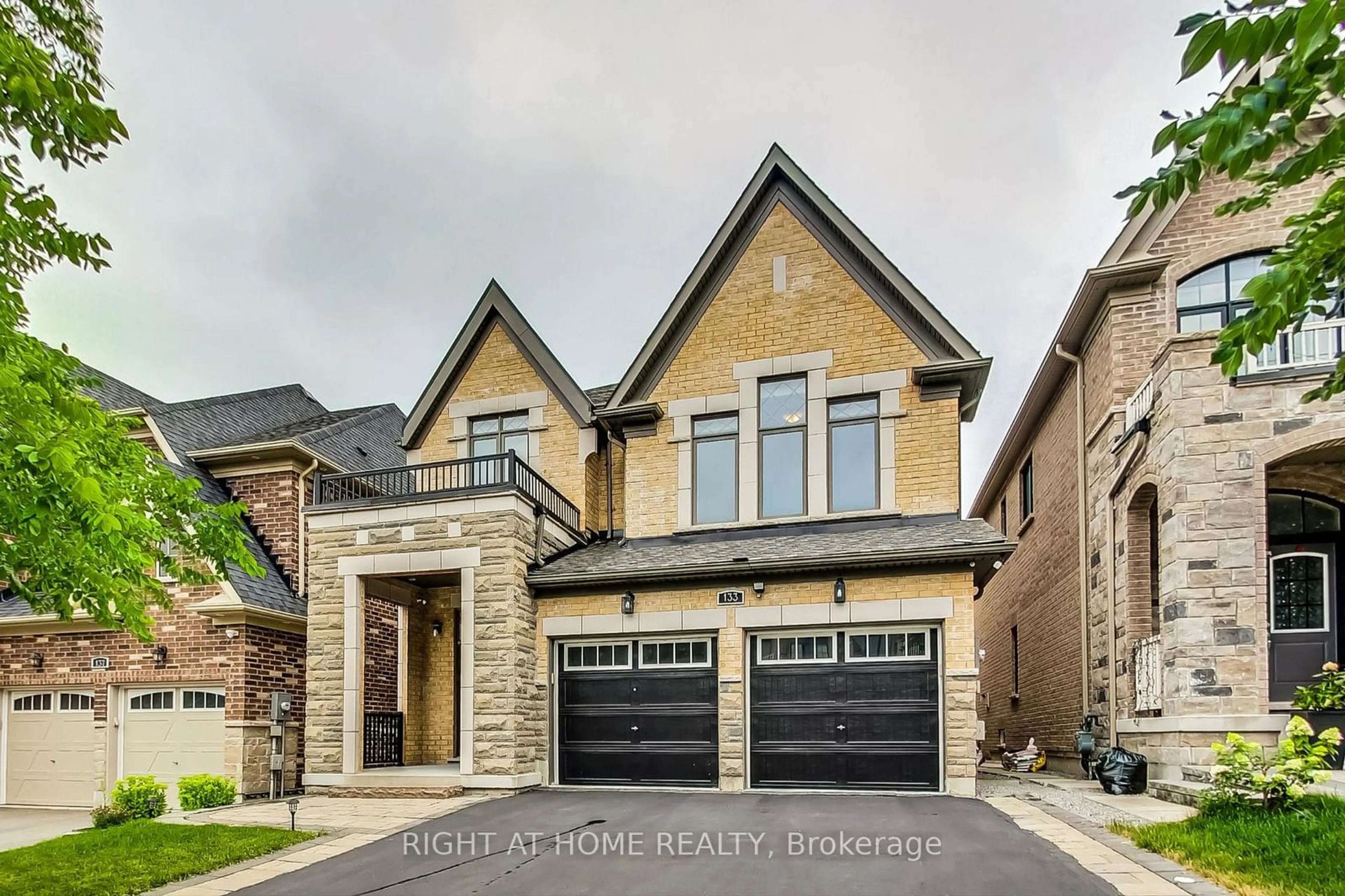 Home with brick exterior material for 133 ALVIN PEGG Dr, East Gwillimbury Ontario L0G 1R0