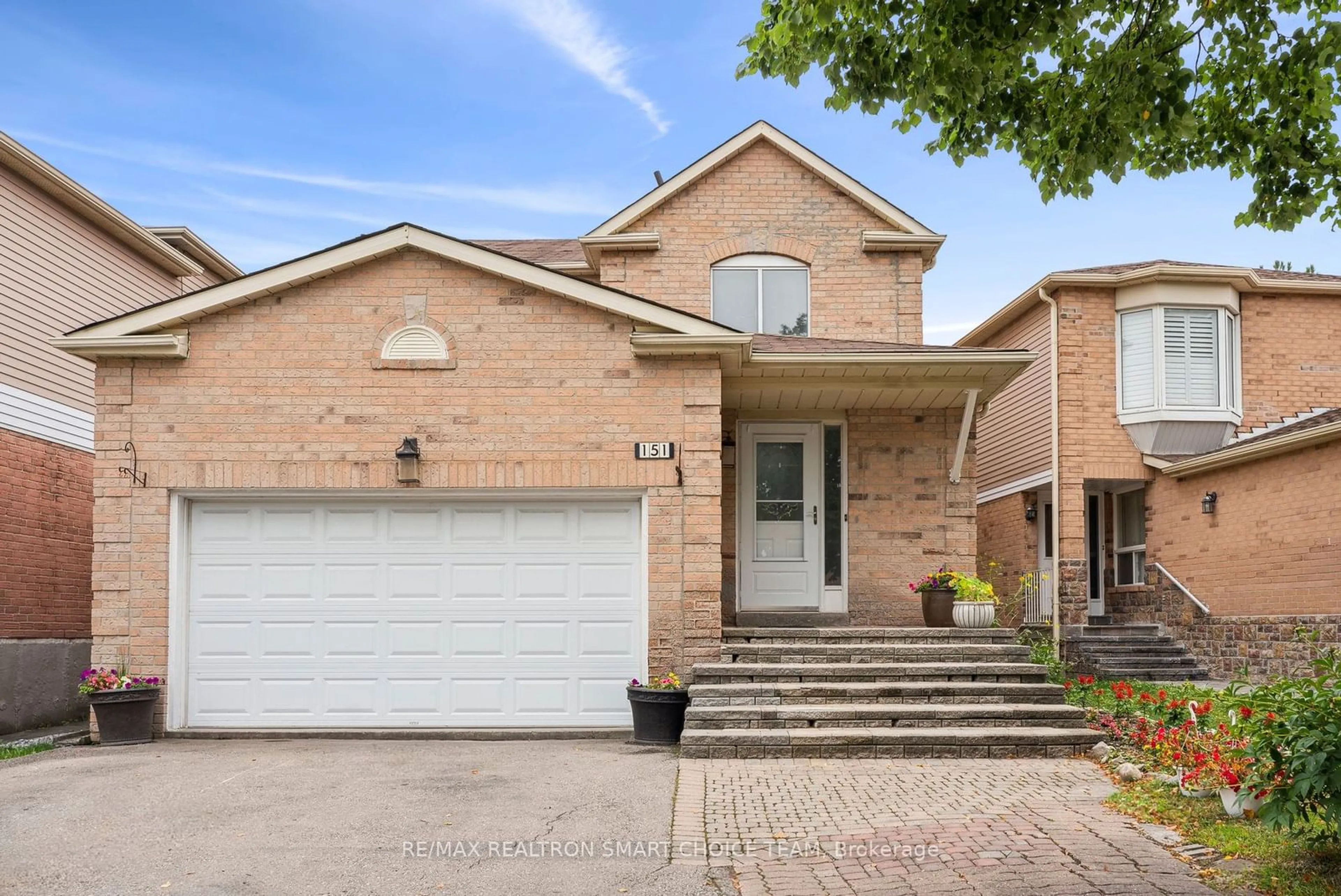 Home with brick exterior material for 151 Chelwood Dr, Vaughan Ontario L4J 7C6