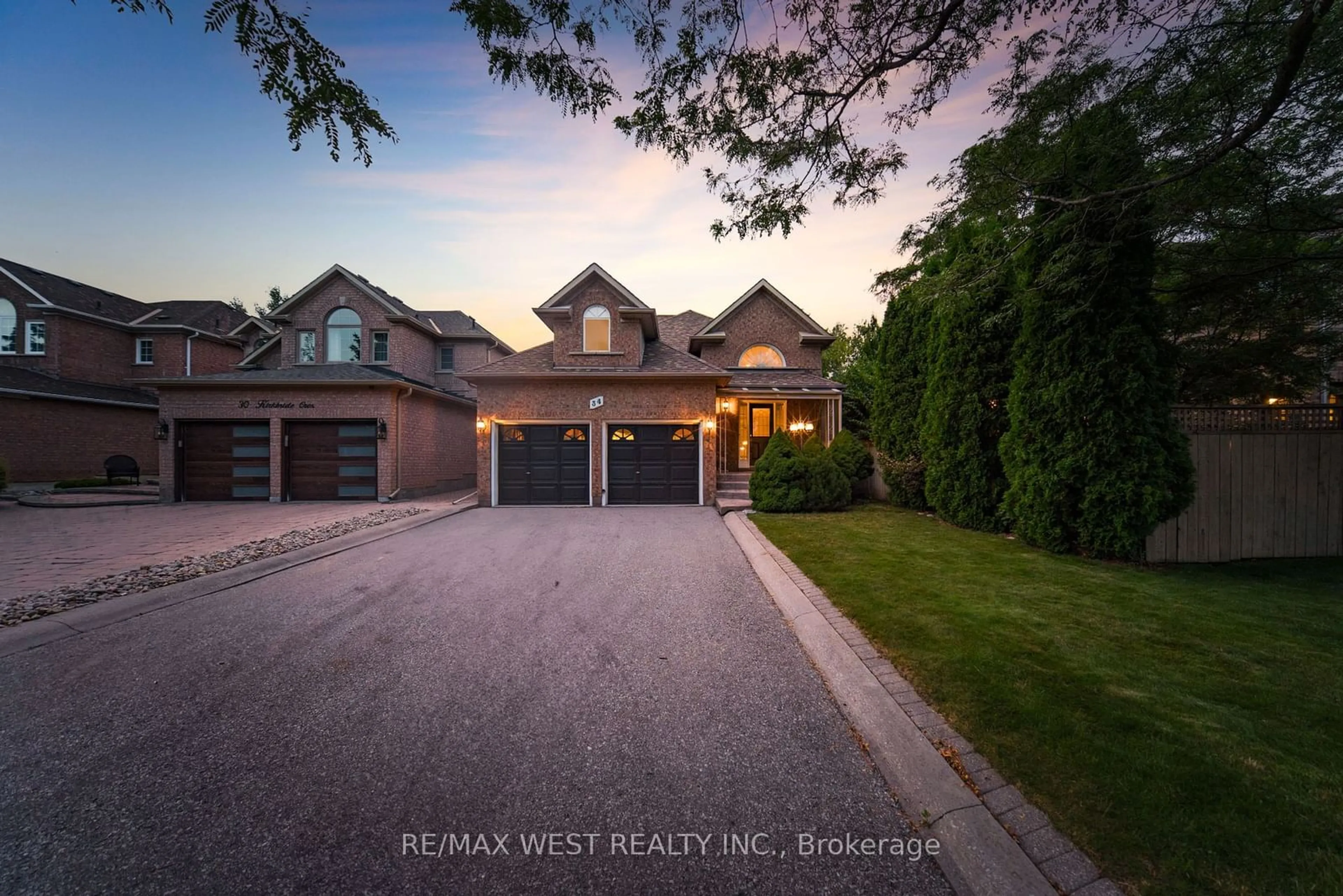 Frontside or backside of a home for 34 Kirkbride Cres, Vaughan Ontario L6A 2J5