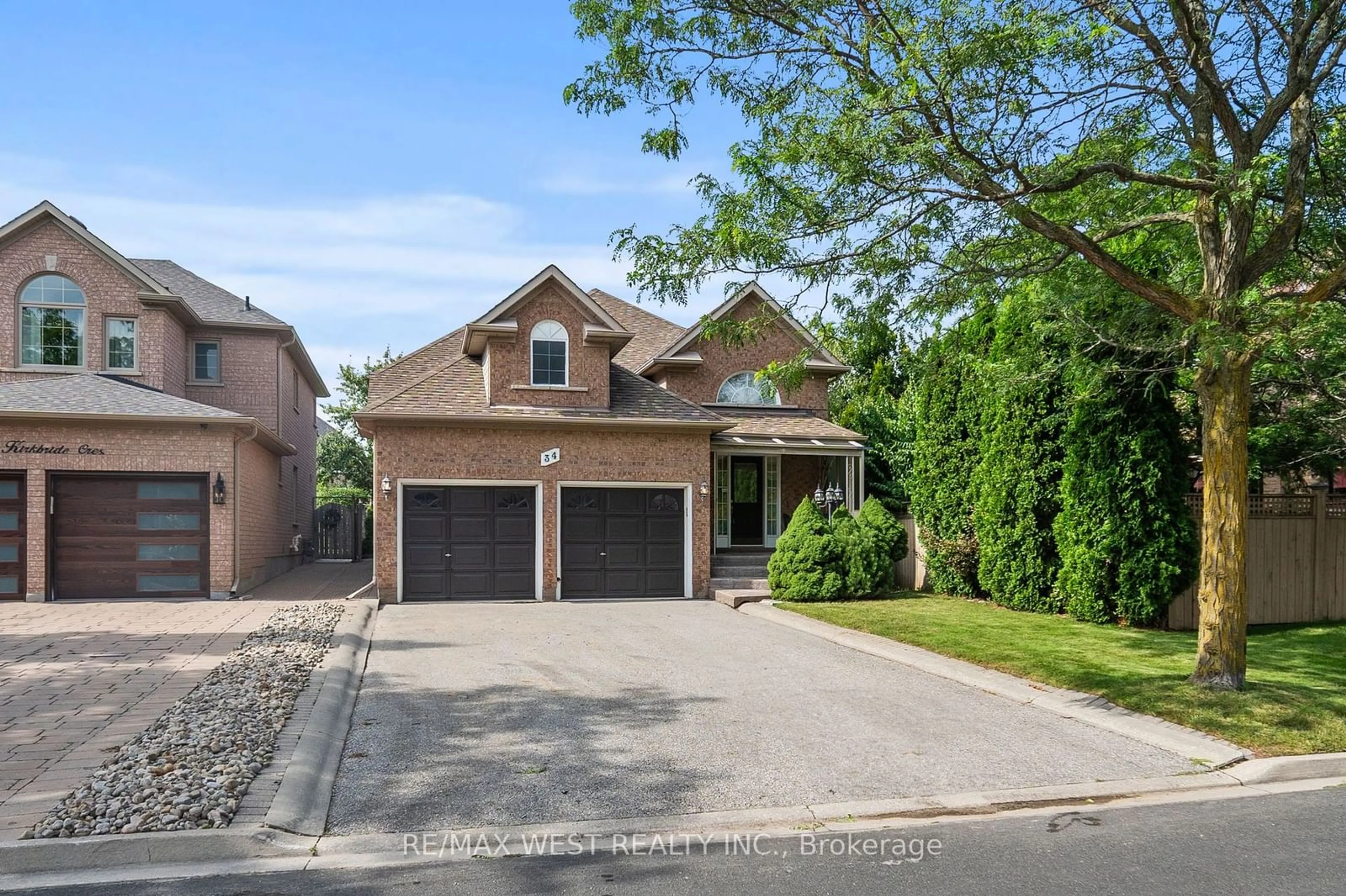 Frontside or backside of a home for 34 Kirkbride Cres, Vaughan Ontario L6A 2J5