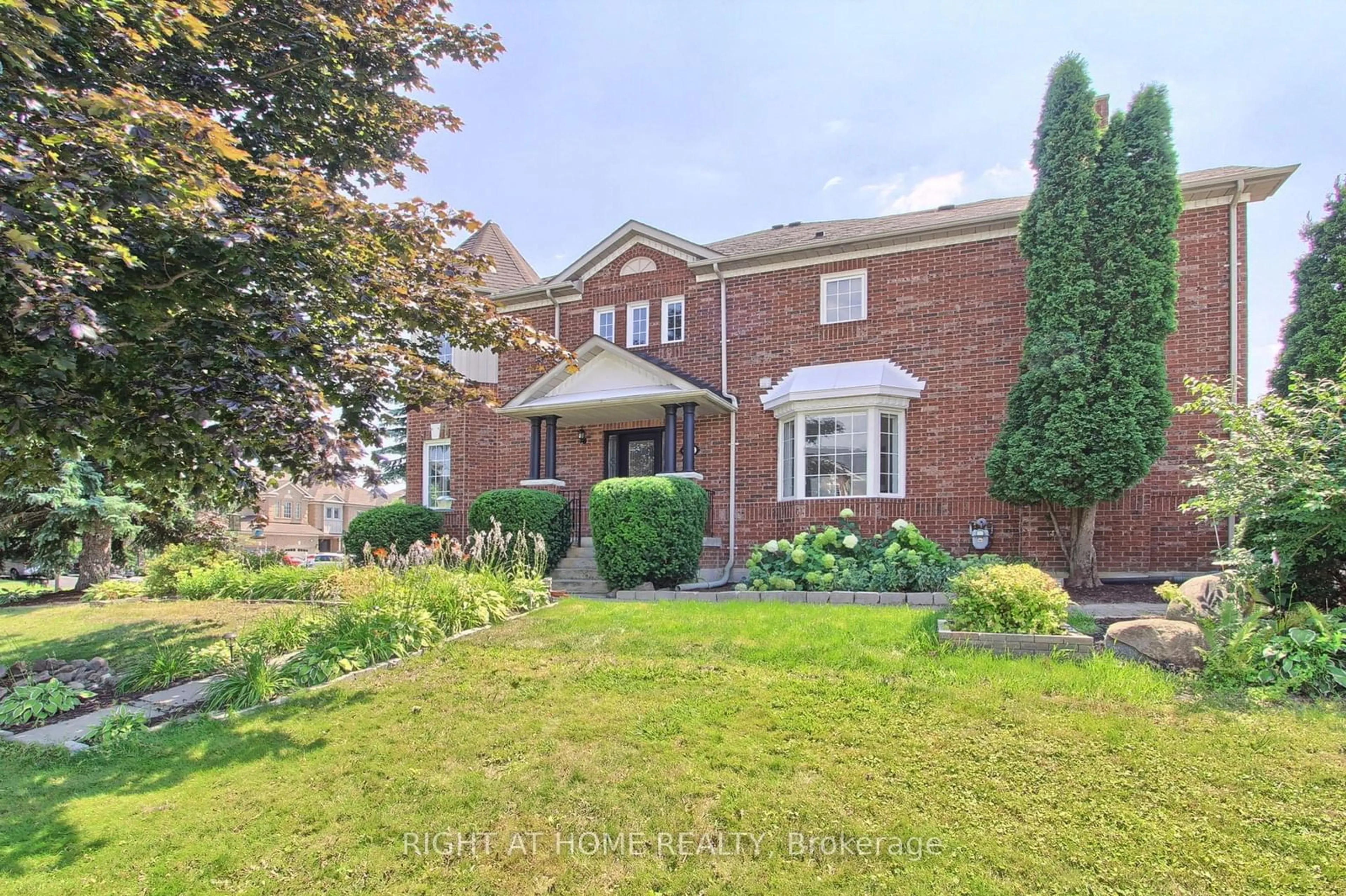 Home with brick exterior material for 181 Denise Circ, Newmarket Ontario L3X 2K2