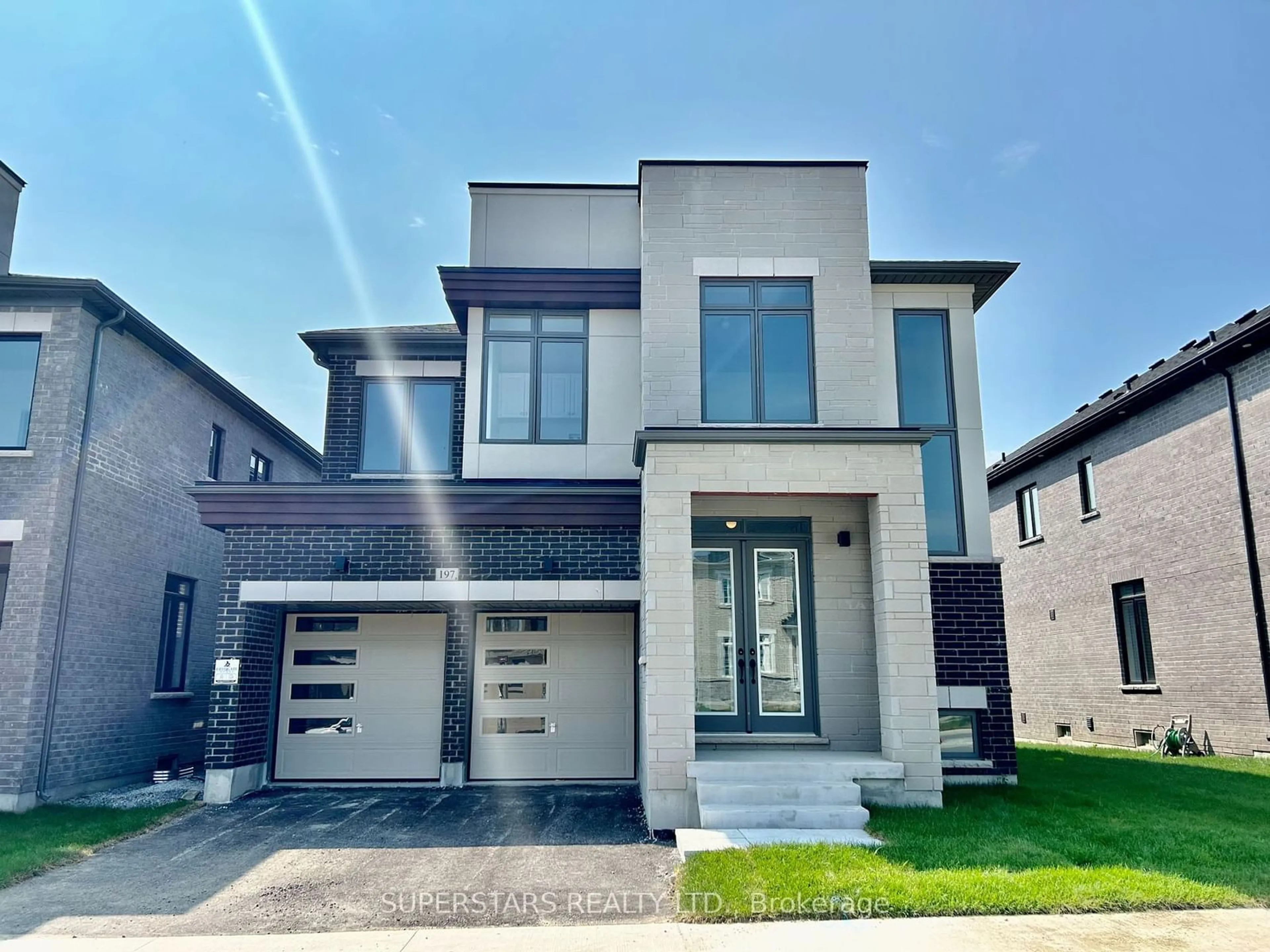 Frontside or backside of a home for 197 McKean Dr, Whitchurch-Stouffville Ontario L4A 5E2