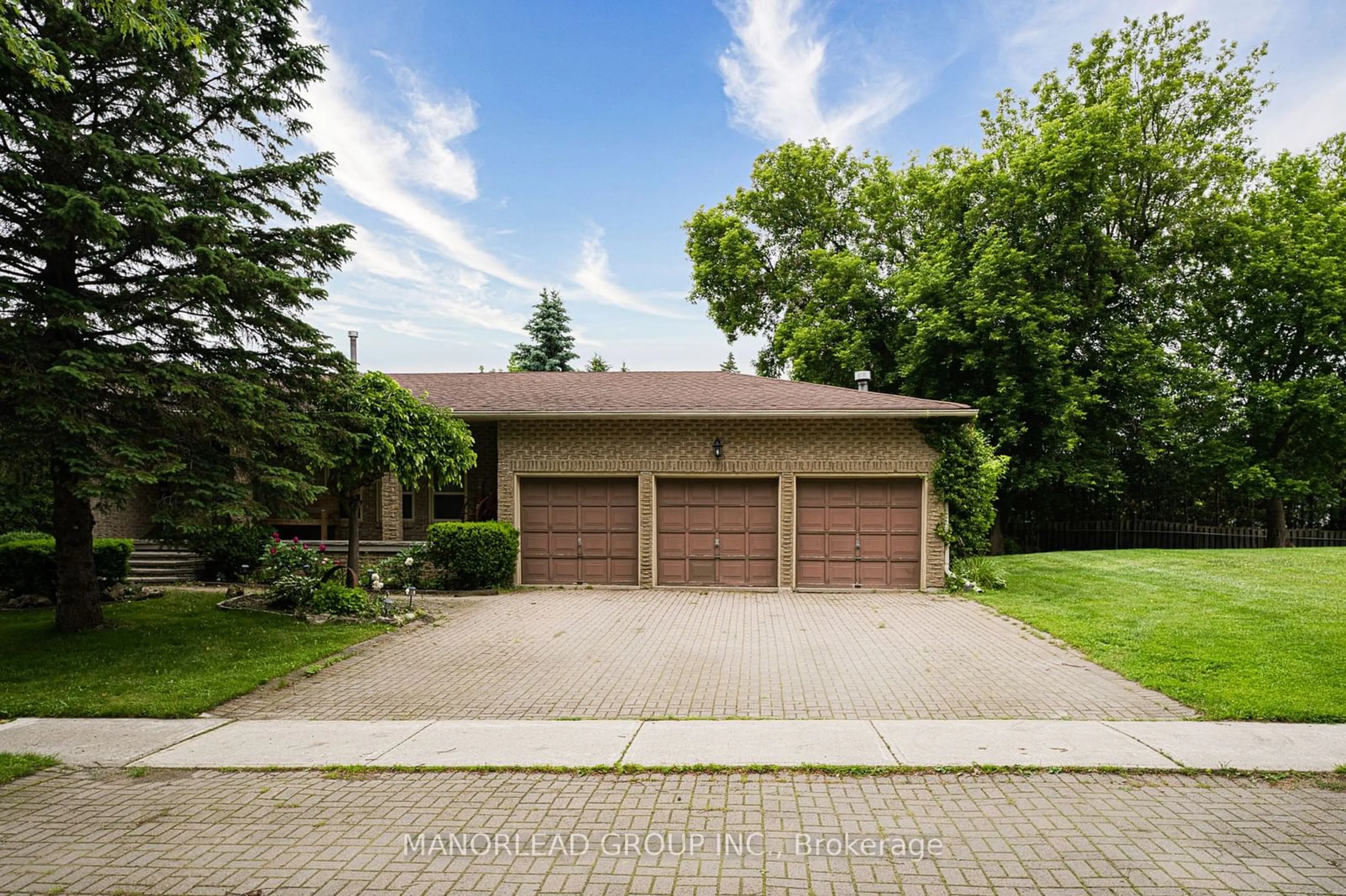 Frontside or backside of a home for 1530 Mount Albert Rd, East Gwillimbury Ontario L0G 1V0