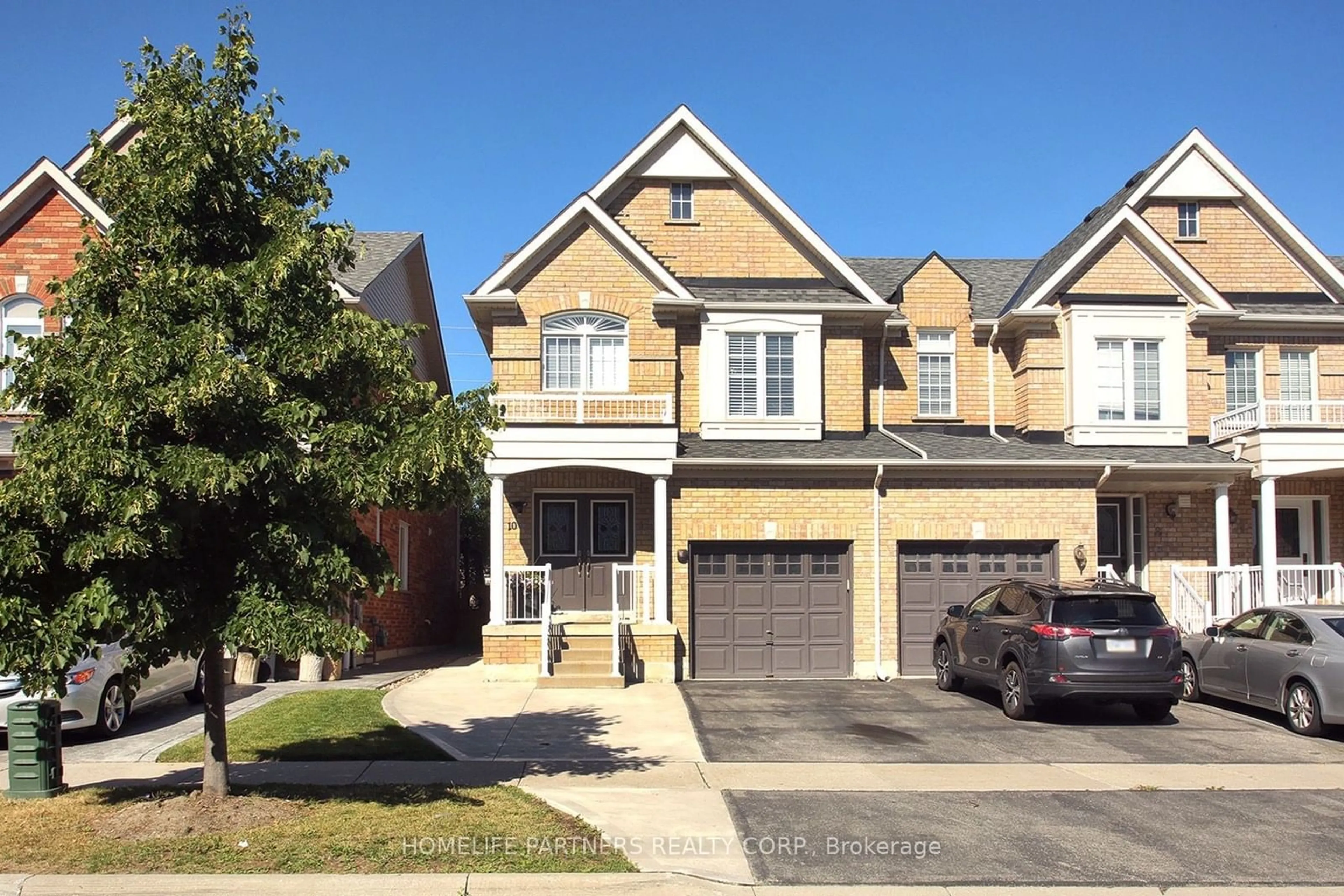 A pic from exterior of the house or condo for 10 Crestbank Crt, Vaughan Ontario L6A 0B2