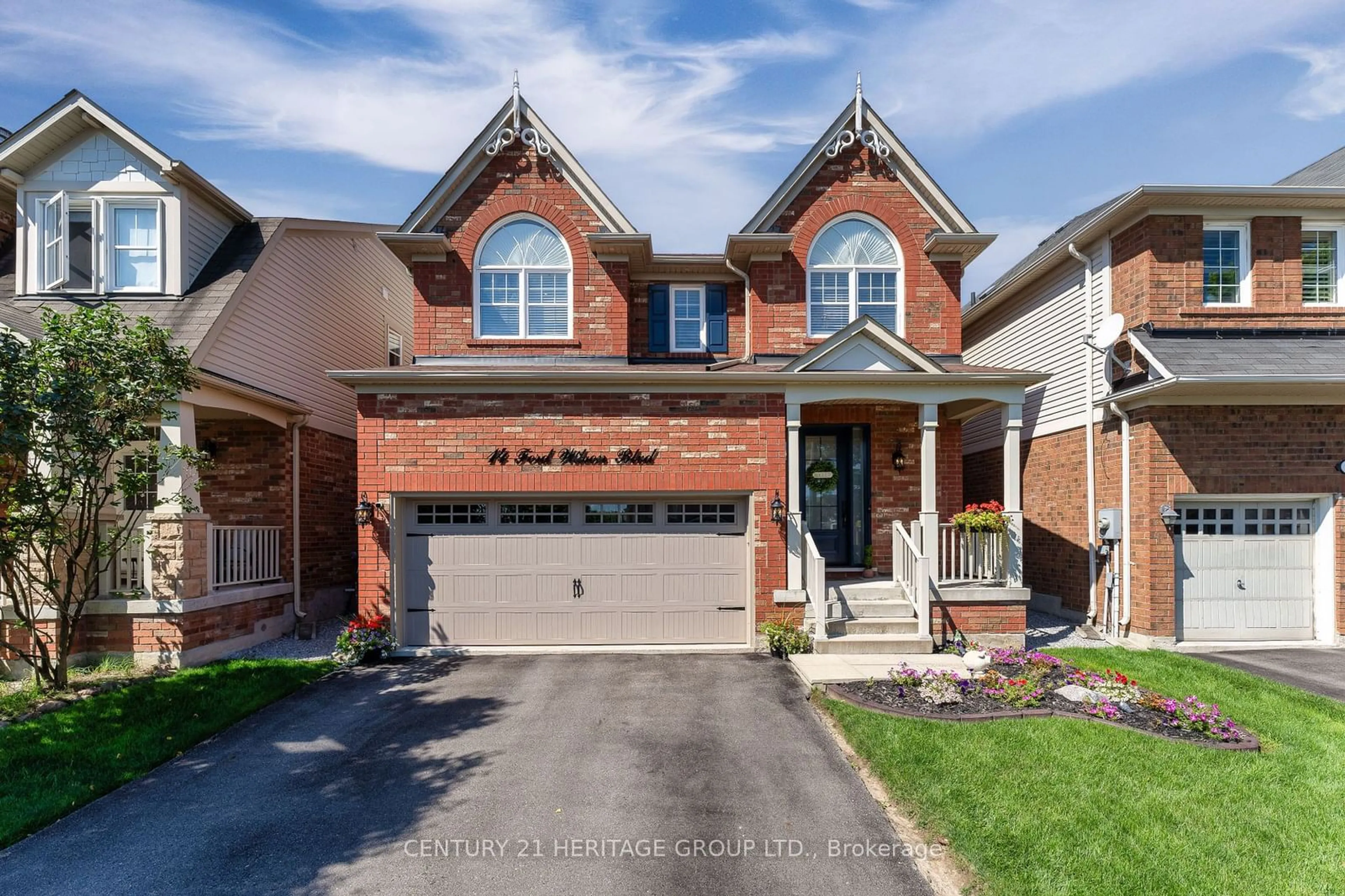 Home with brick exterior material for 14 Ford Wilson Blvd, Newmarket Ontario L3X 3G5