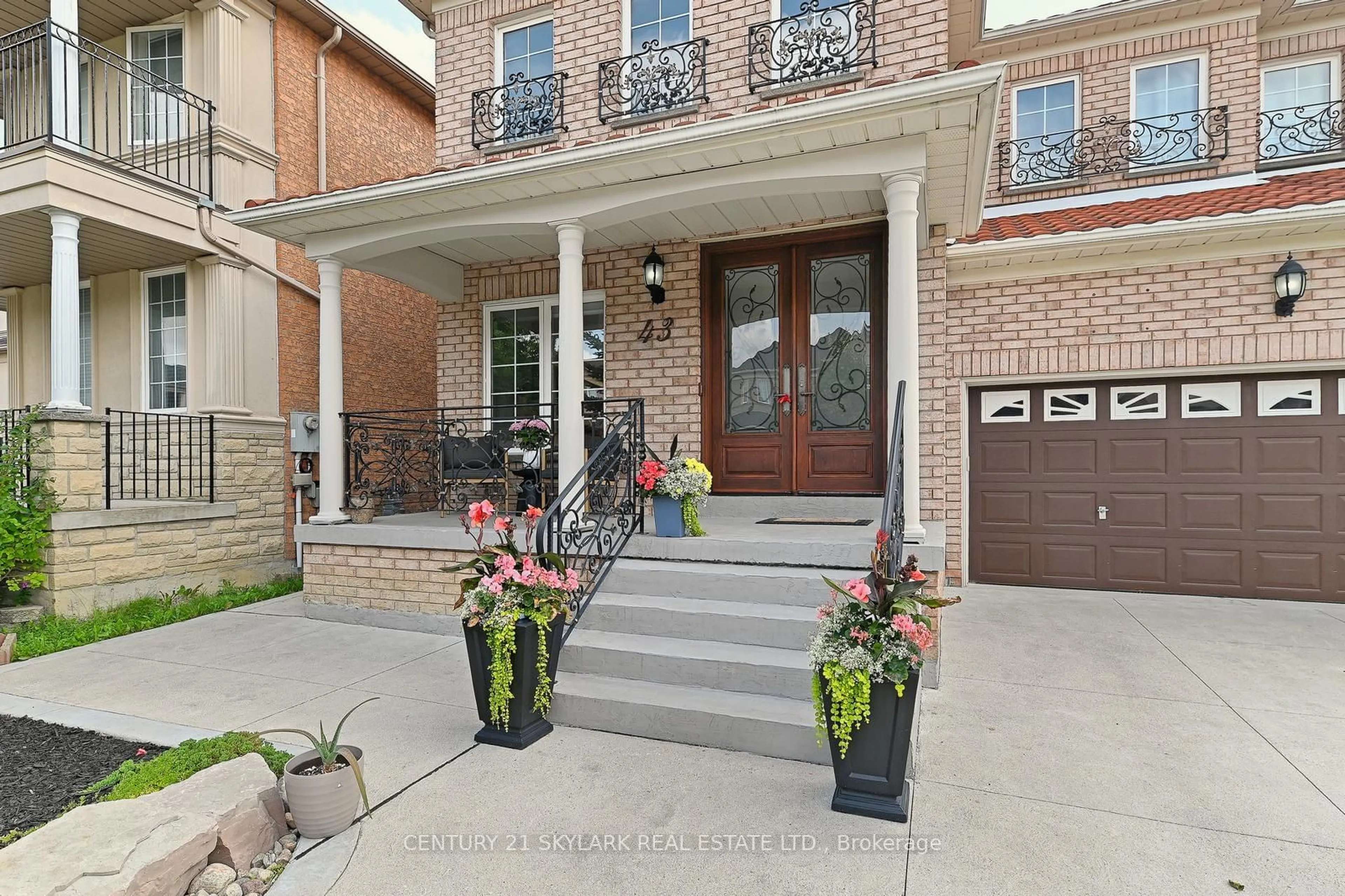 Home with brick exterior material for 43 Chipmunk Tr, Vaughan Ontario L4H 2K4