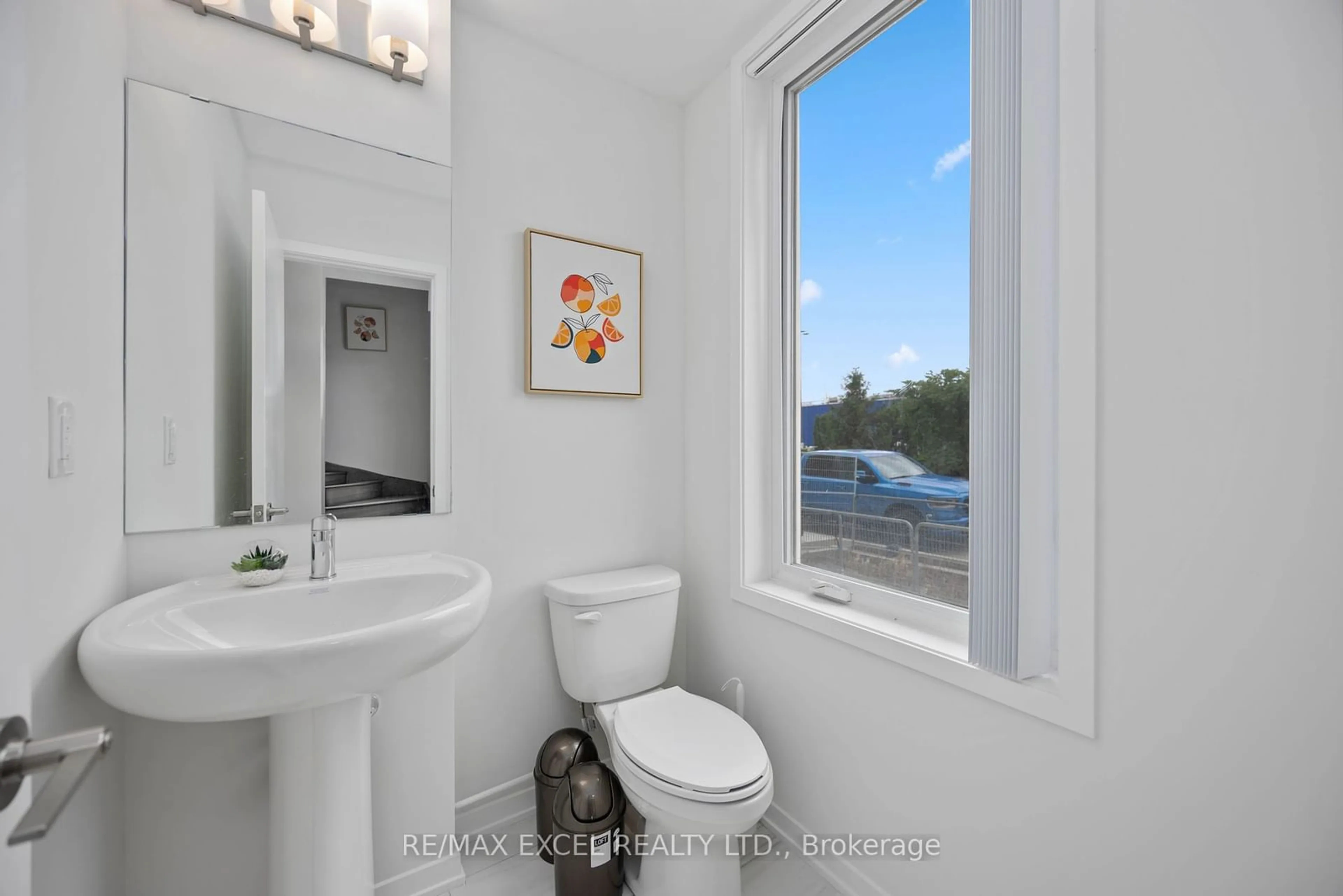 Standard bathroom, wood floors for 23 Mable Smith Way, Vaughan Ontario L4K 5Z8