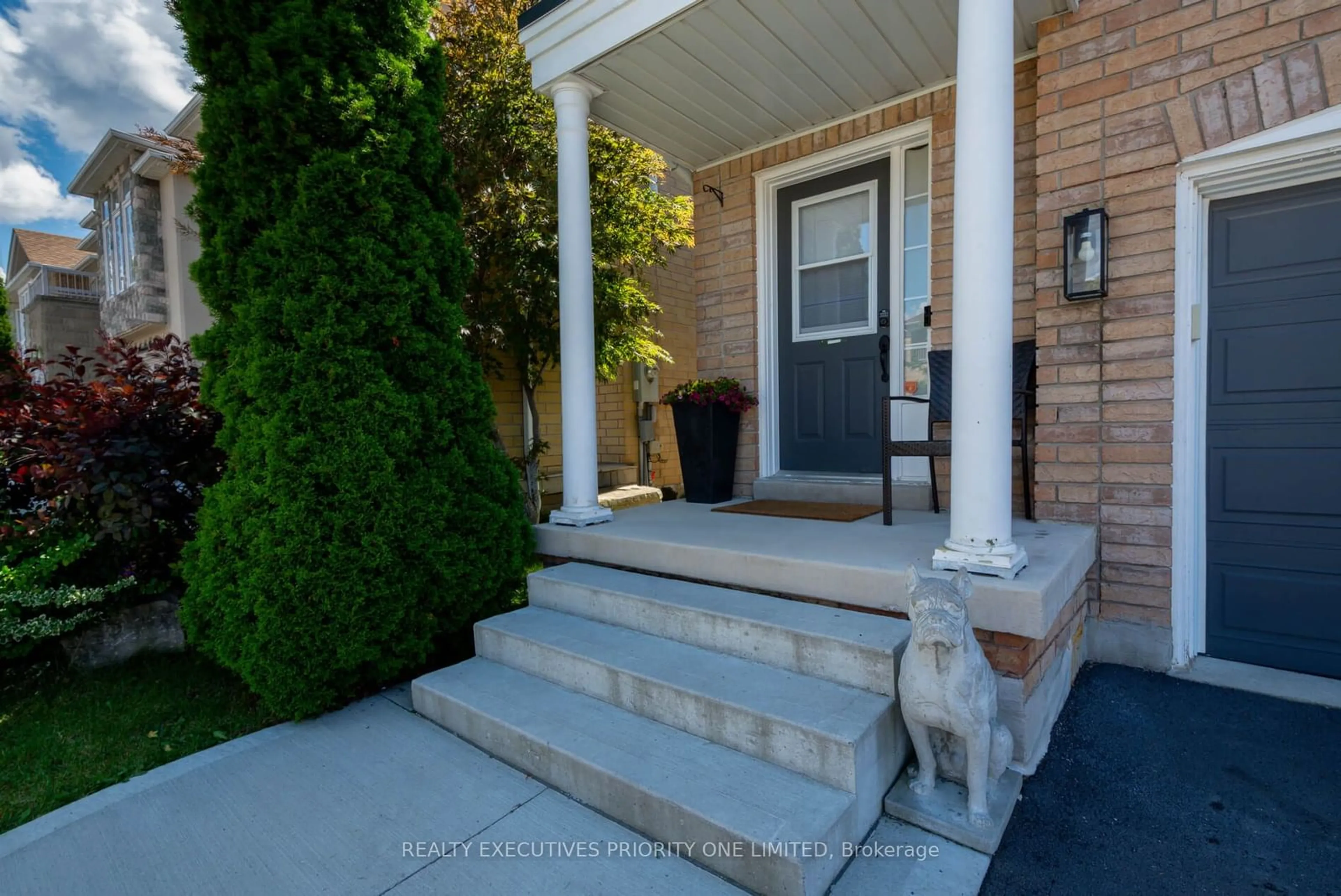 Indoor entryway for 148 Monteith Cres, Vaughan Ontario L6A 3M8