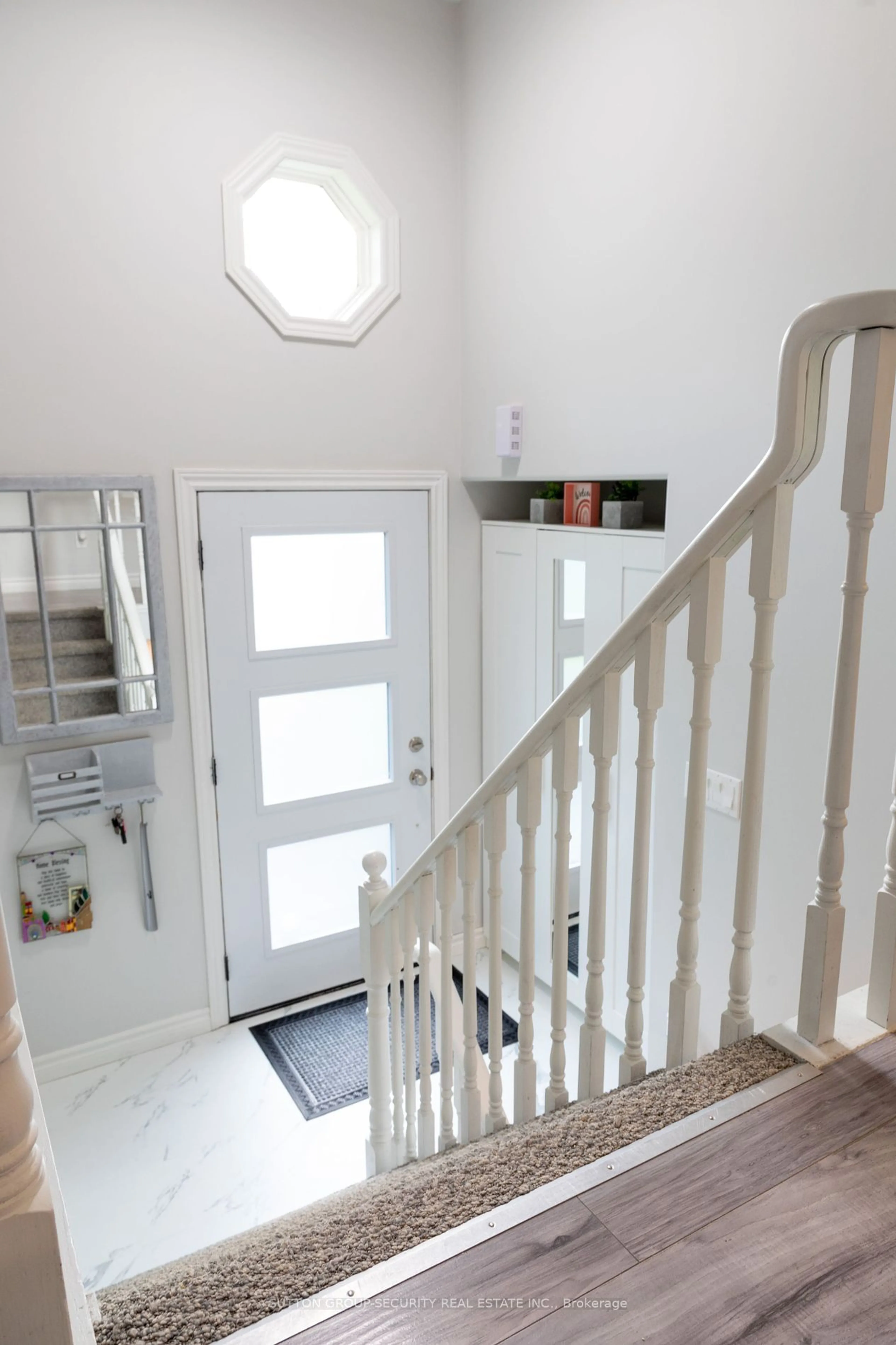 Indoor entryway, wood floors for 7458 5th Line, Essa Ontario L0M 1B1