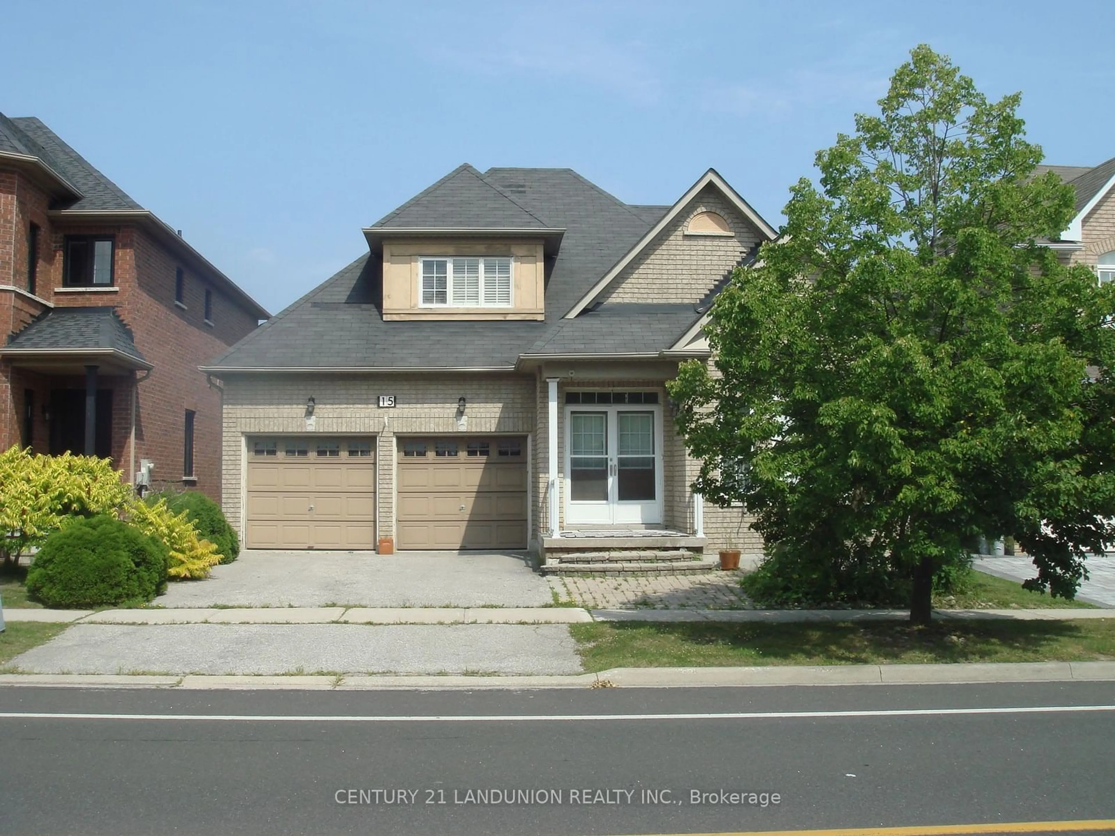 Frontside or backside of a home for 15 Chancery Rd, Markham Ontario L6E 1T7