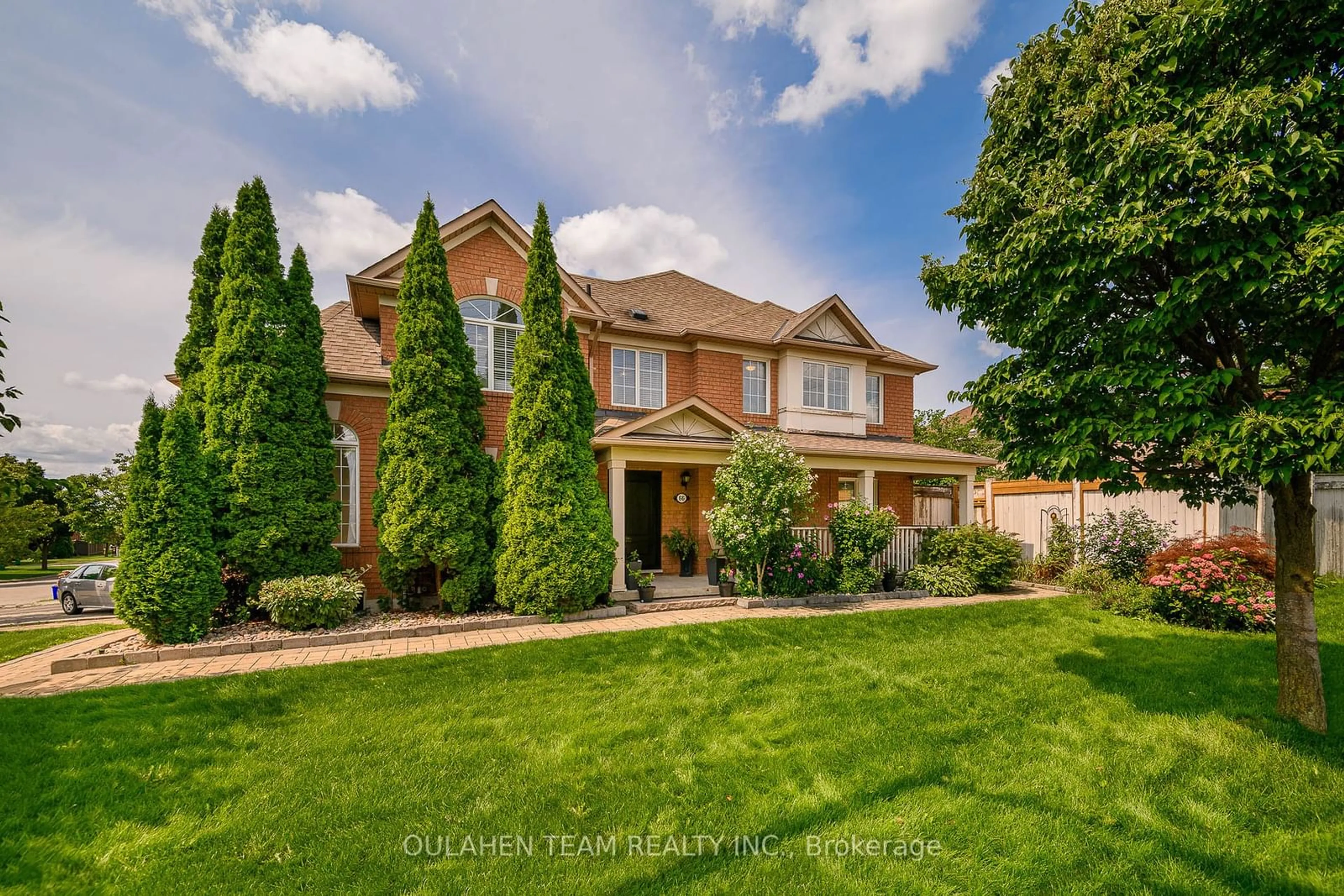 Frontside or backside of a home for 66 Madeira Ave, Vaughan Ontario L6A 2Y2