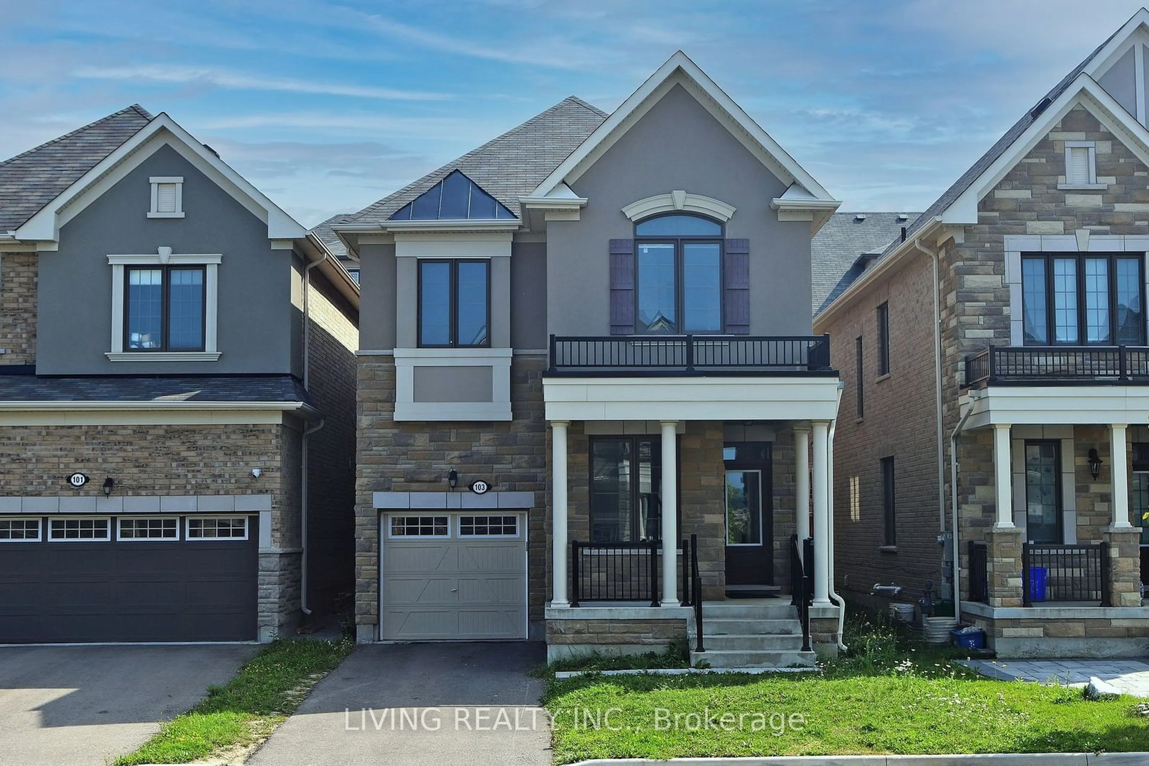 Frontside or backside of a home for 103 Hartney Dr, Richmond Hill Ontario L4S 0J9