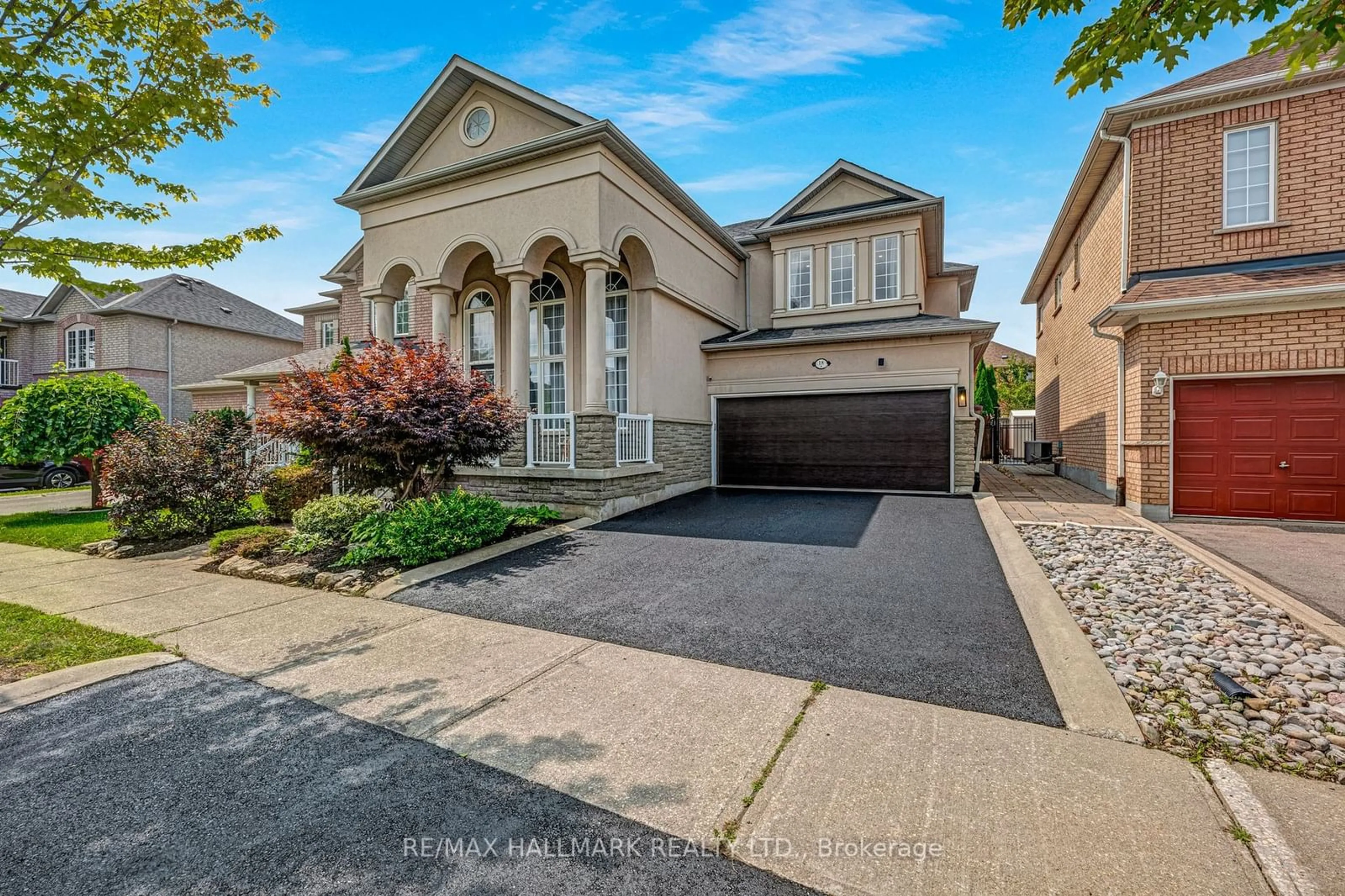 Frontside or backside of a home for 18 Vellore Woods Blvd, Vaughan Ontario L4H 1Y6