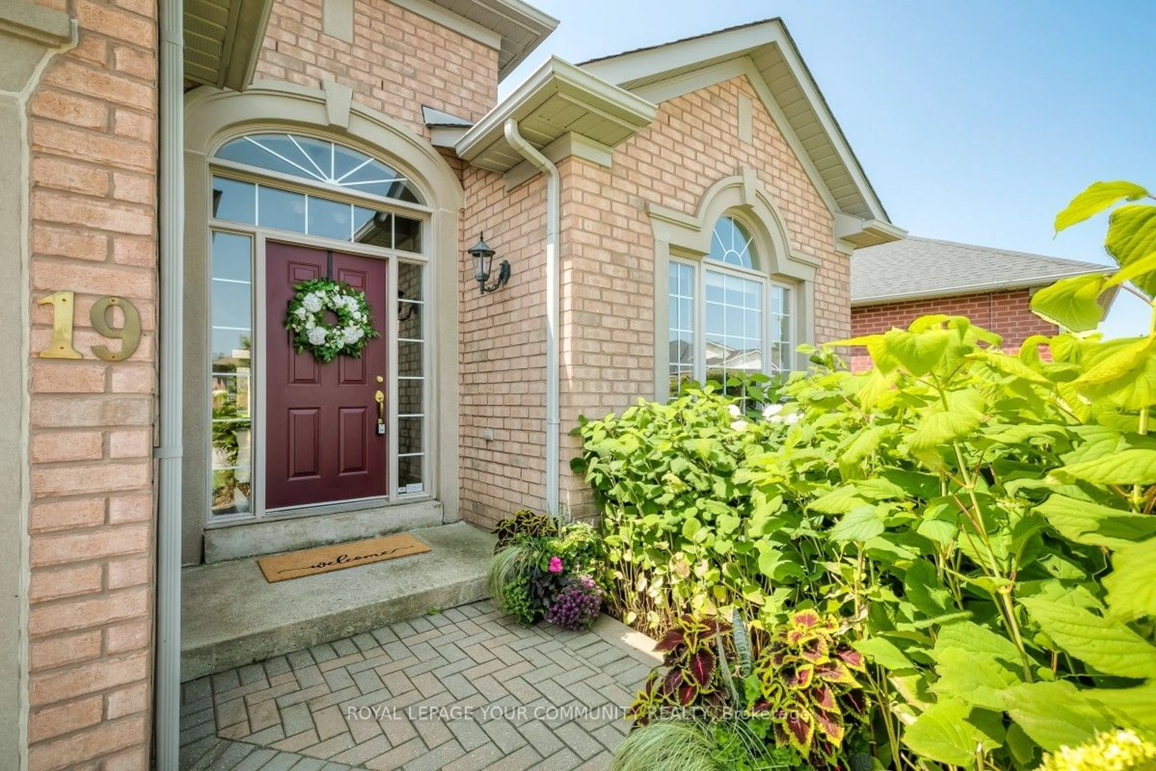 Home with brick exterior material for 19 Boros Link, Whitchurch-Stouffville Ontario L4A 1N7